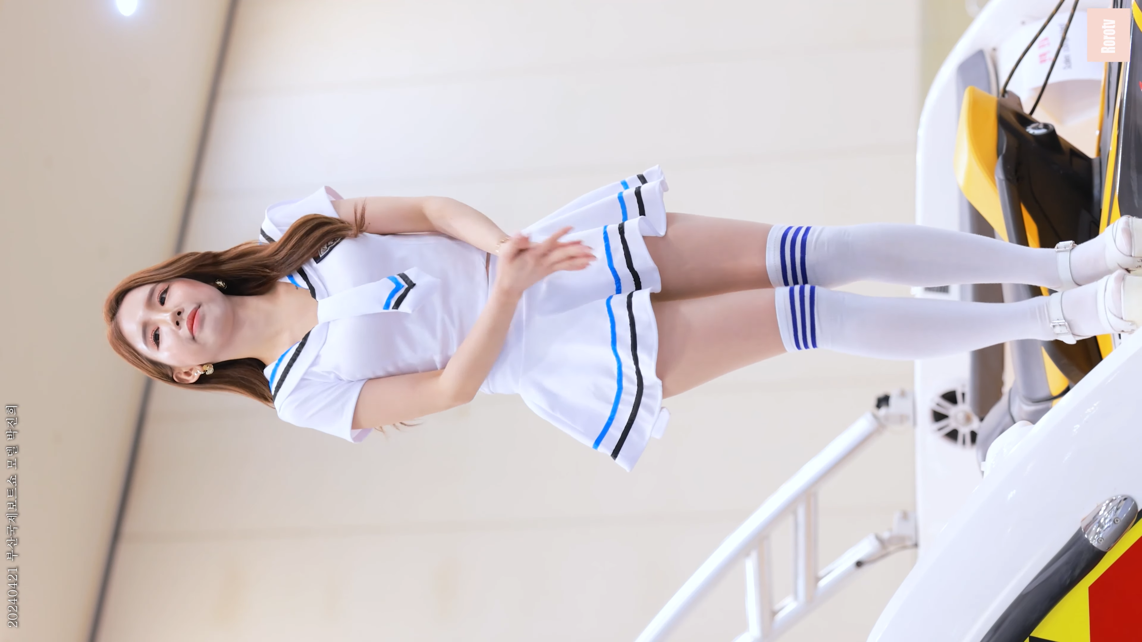 AB-32 韩国 车模 朴珍熙【3分10秒 697M】