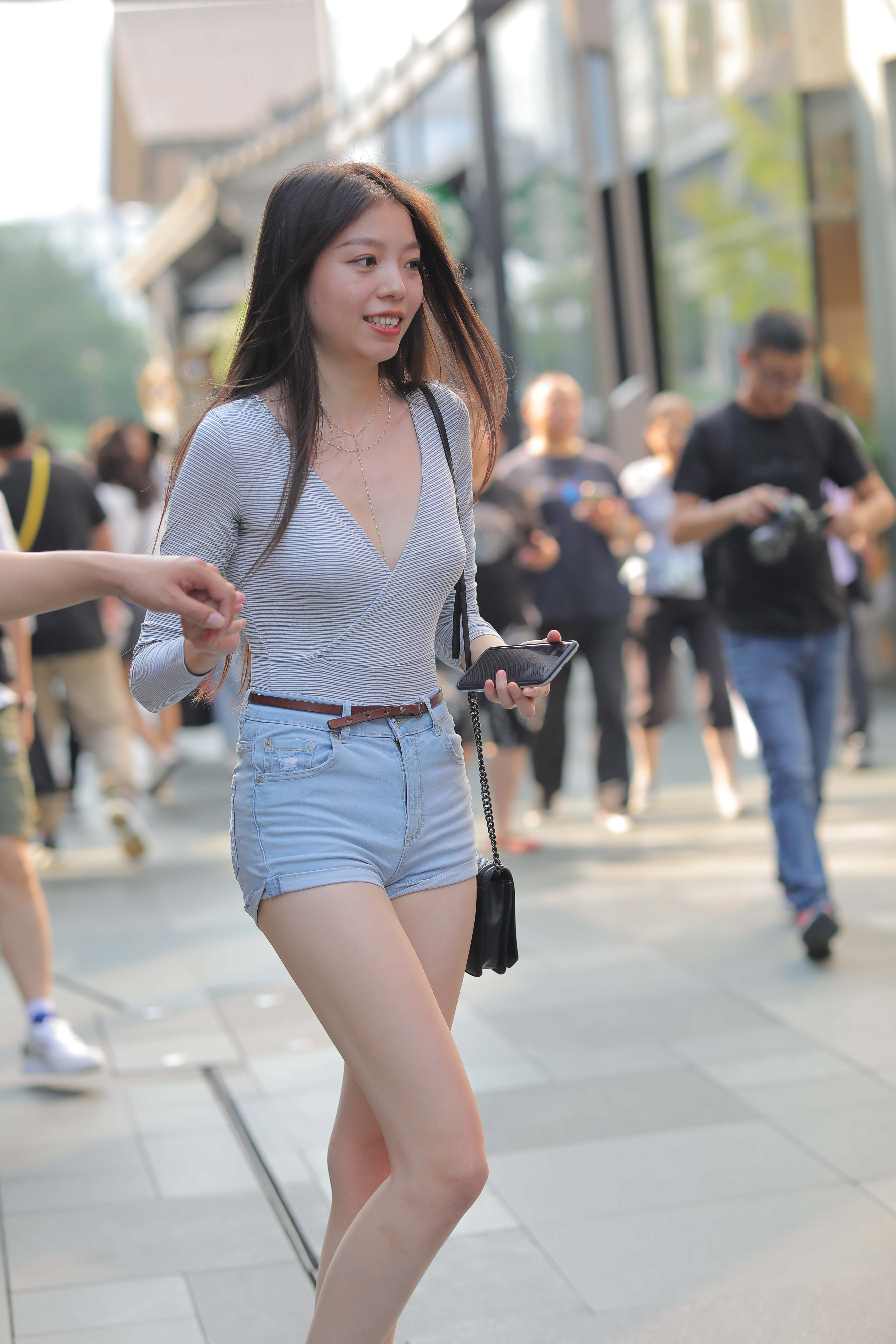 GS-S010 V领长发妹子【71P1V 641M】