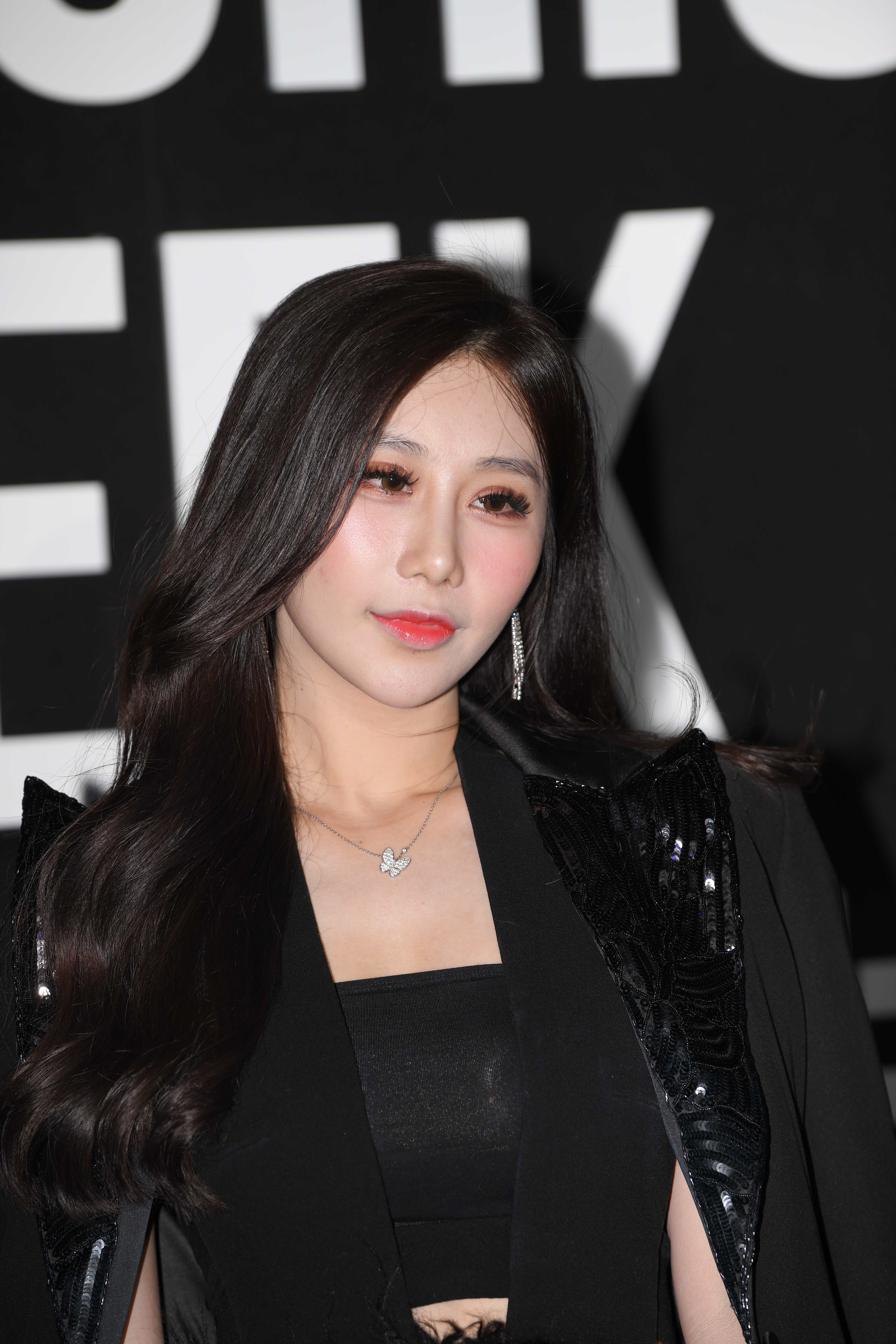 No.8068 时尚黑色短裙 [210P-4.31GB]