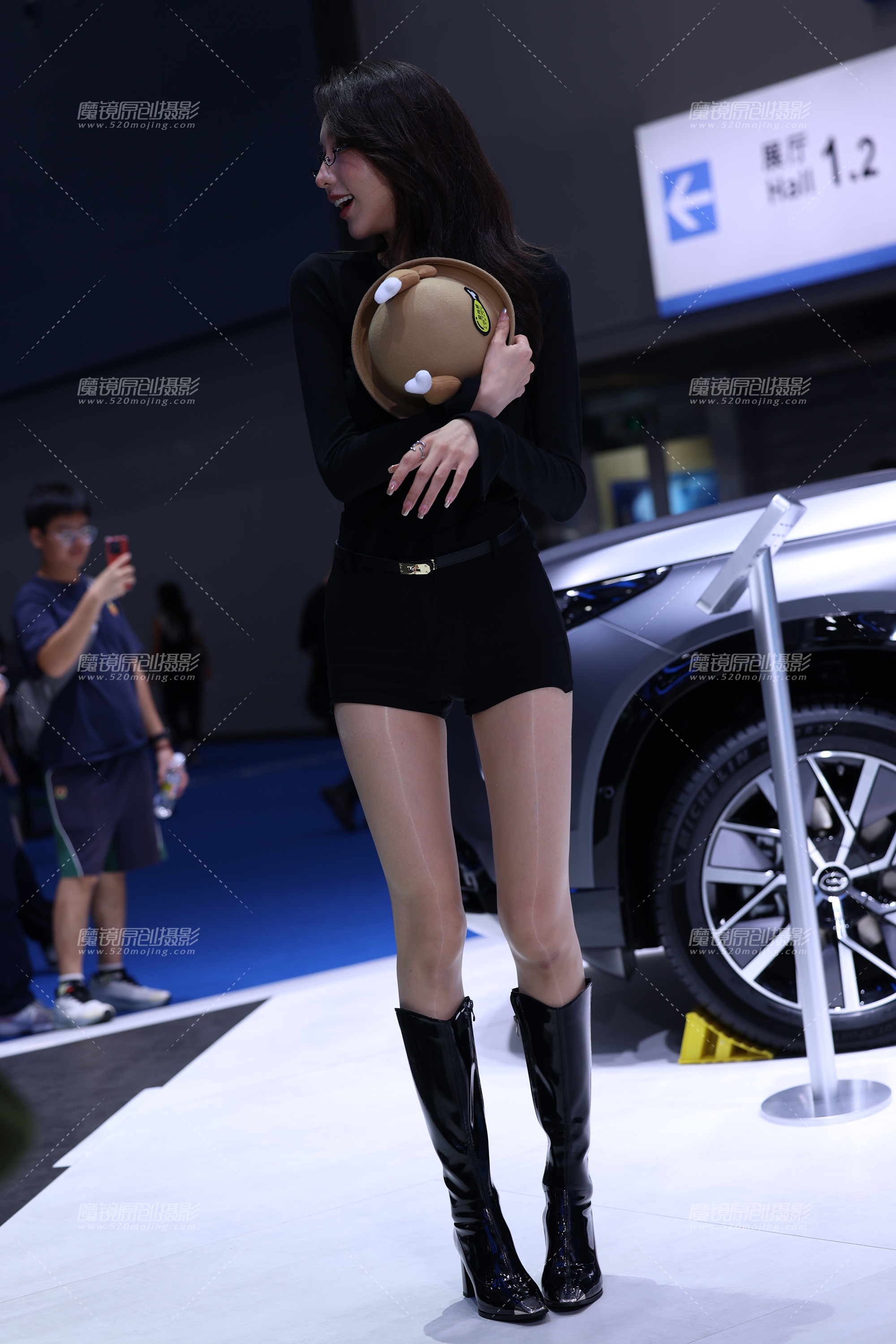 【2024年11月·魔镜滚叔】超美极品油亮肉丝美腿模特-8P