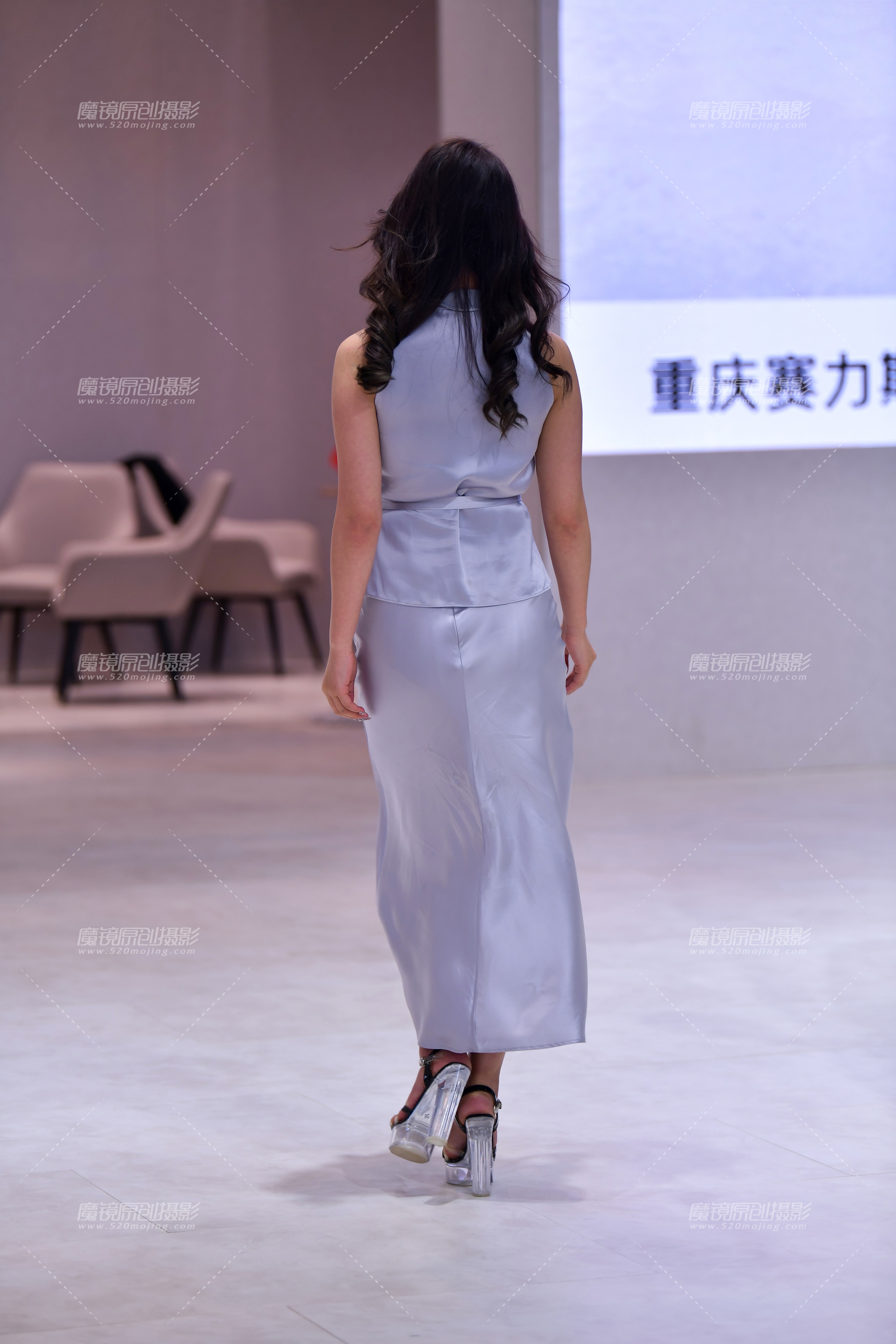 【2024年12月·魔镜滚叔】水晶高跟长裙美女-21P