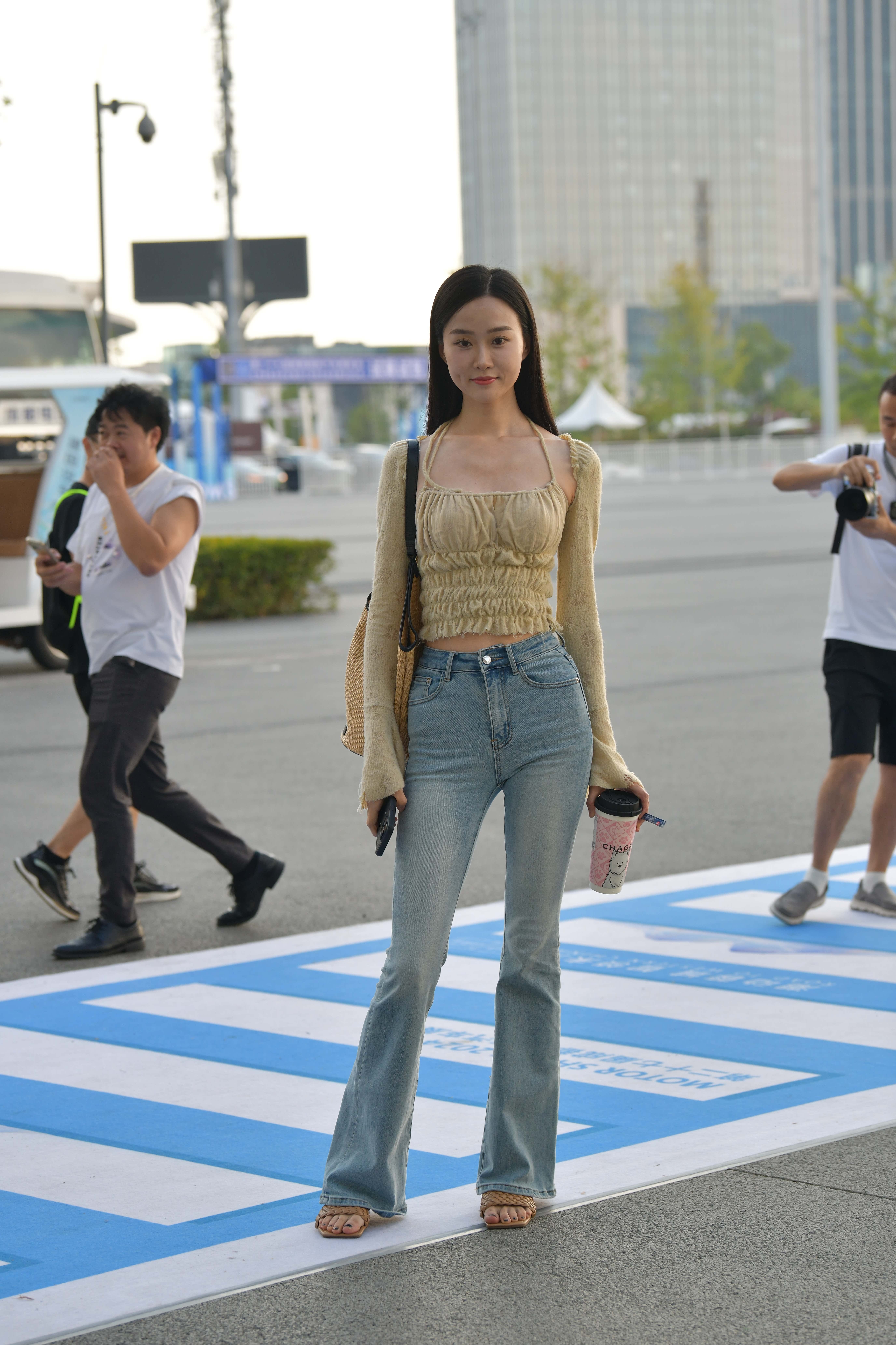 No.8201 高挑靓丽牛仔裤 [85P1V-2.01GB]