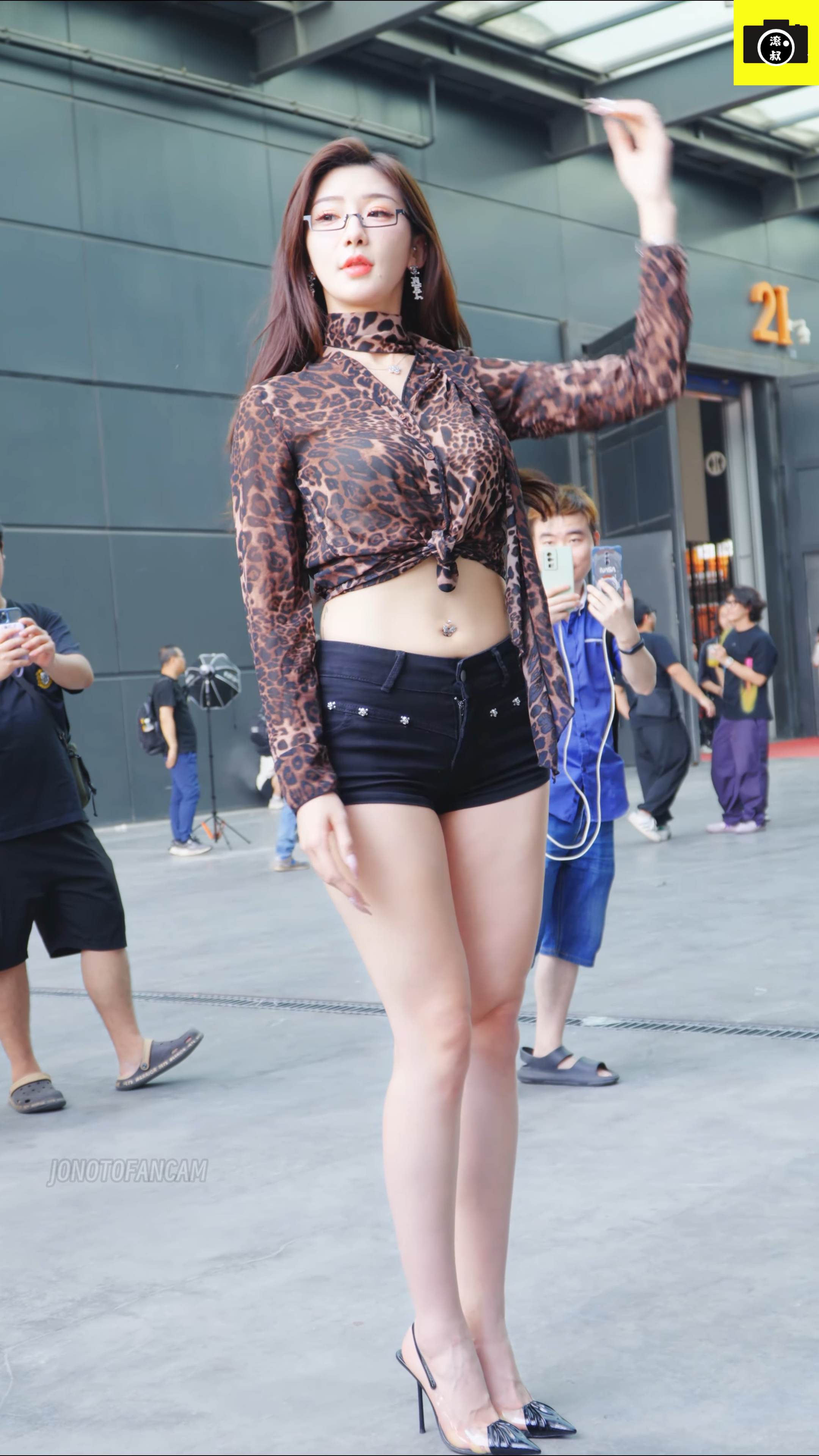 AB-121 佛山改裝車展 車模 壹悠悠【3分19秒 731M】