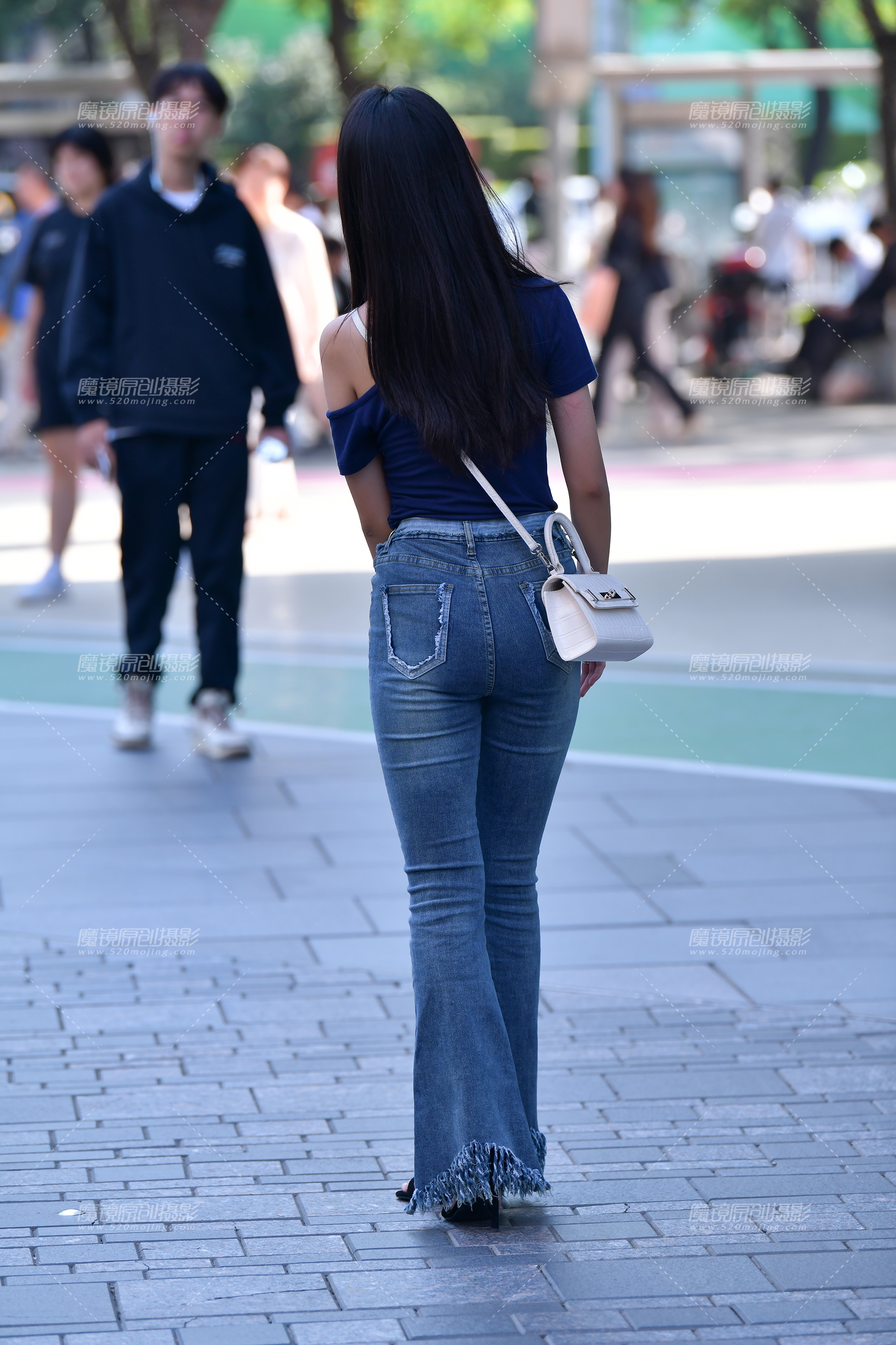 【2024年12月·魔镜滚叔】搭讪牛仔裤活泼小美女-25P