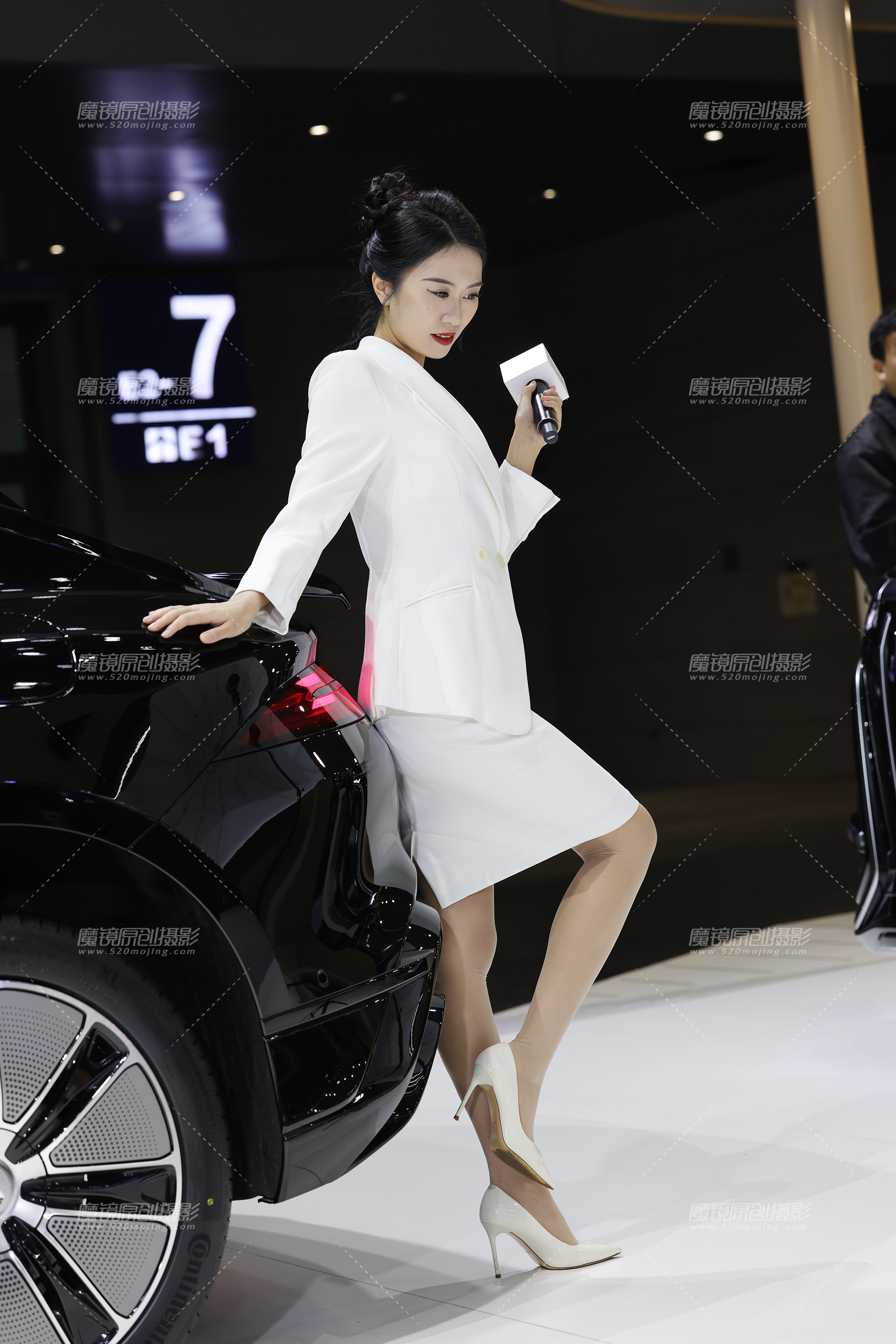 【2024年12月·魔镜滚叔】肉丝女主持-10P