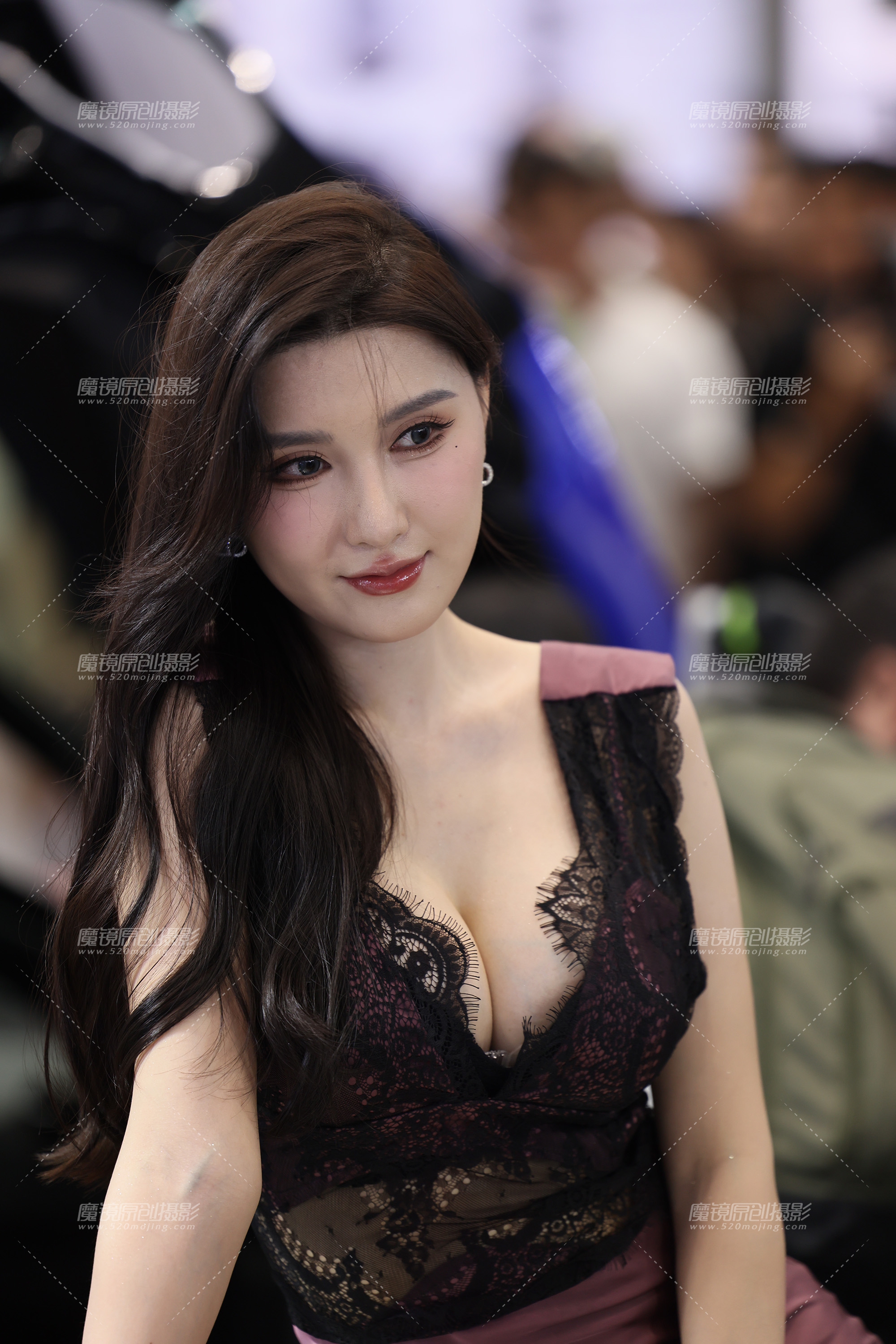 【2024年12月·魔镜滚叔】美胸车模-10P