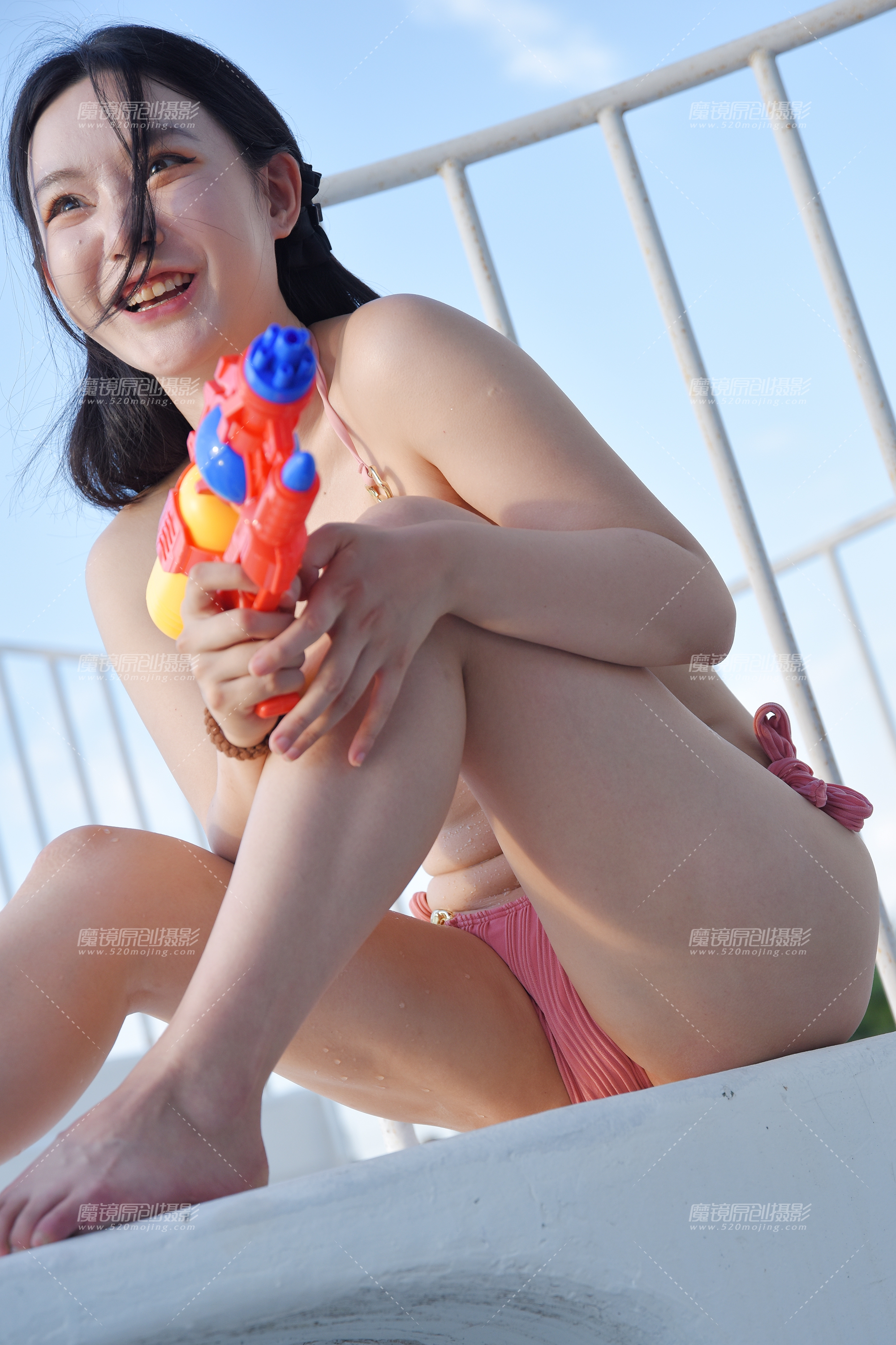 【2024年12月·魔镜滚叔】户外比基尼美女-【75P】