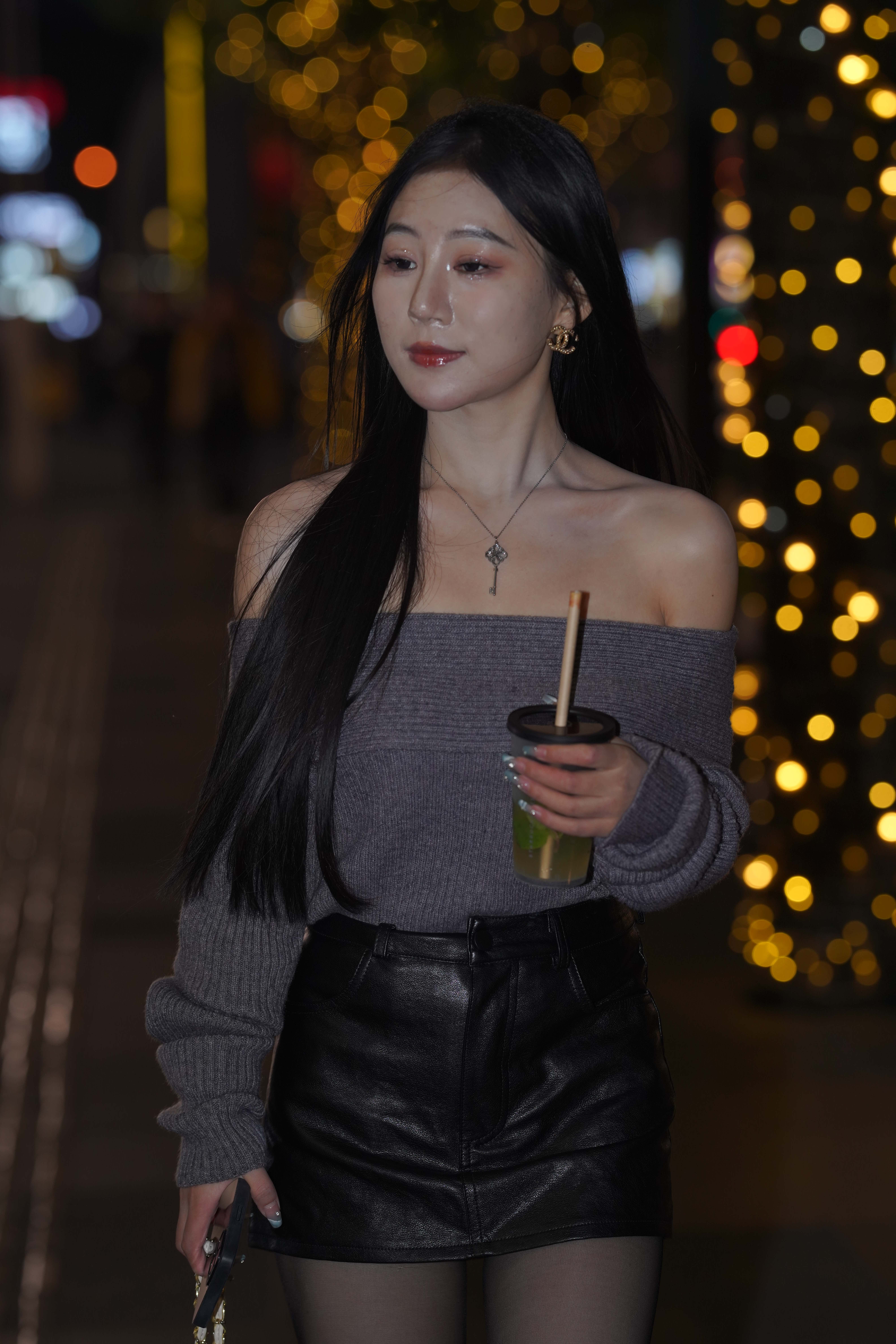 No.8174 时尚黑色皮短裤 [154P-2.35GB]