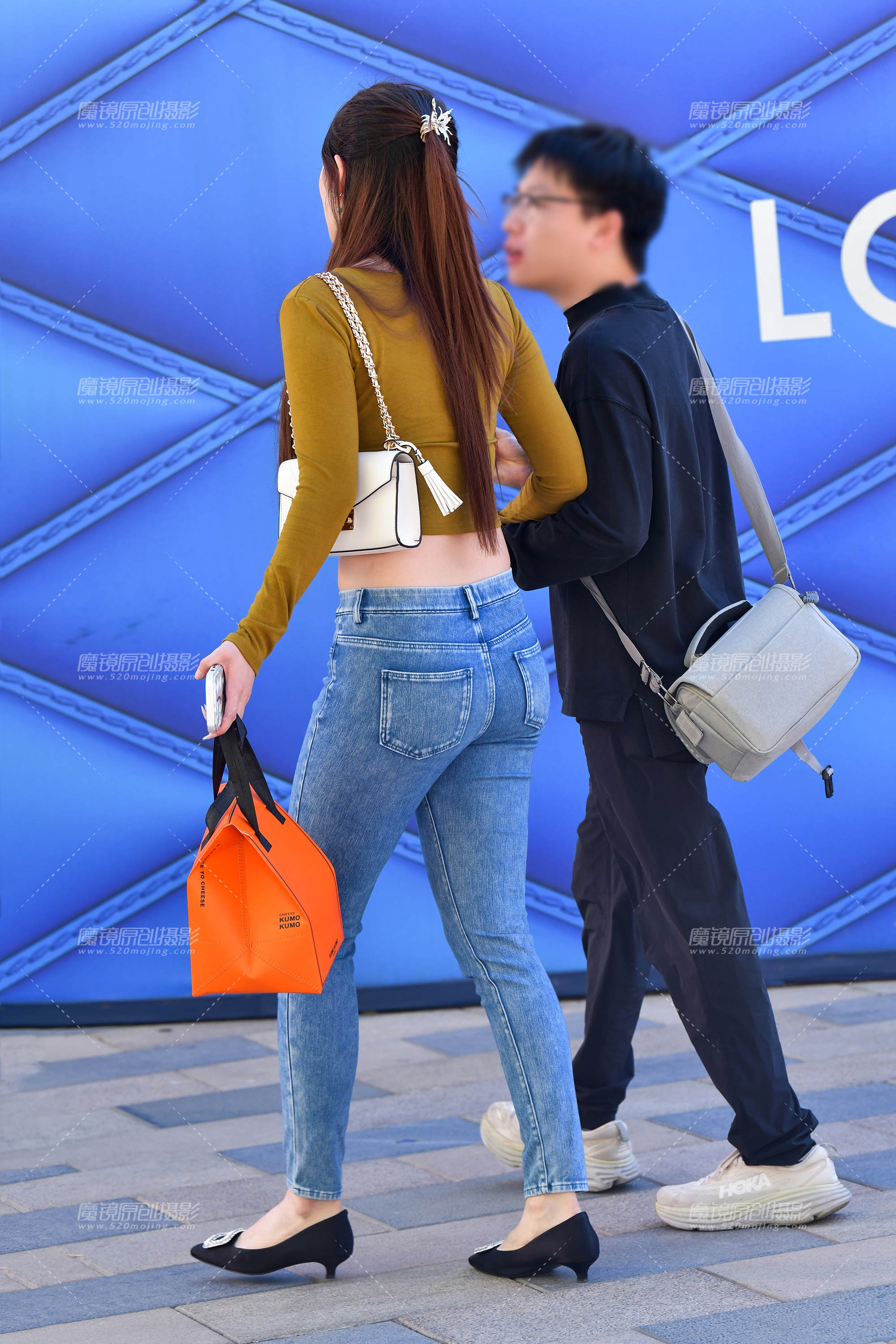 【2024年12月·魔镜滚叔】白皙露脐牛仔裤美女-21P