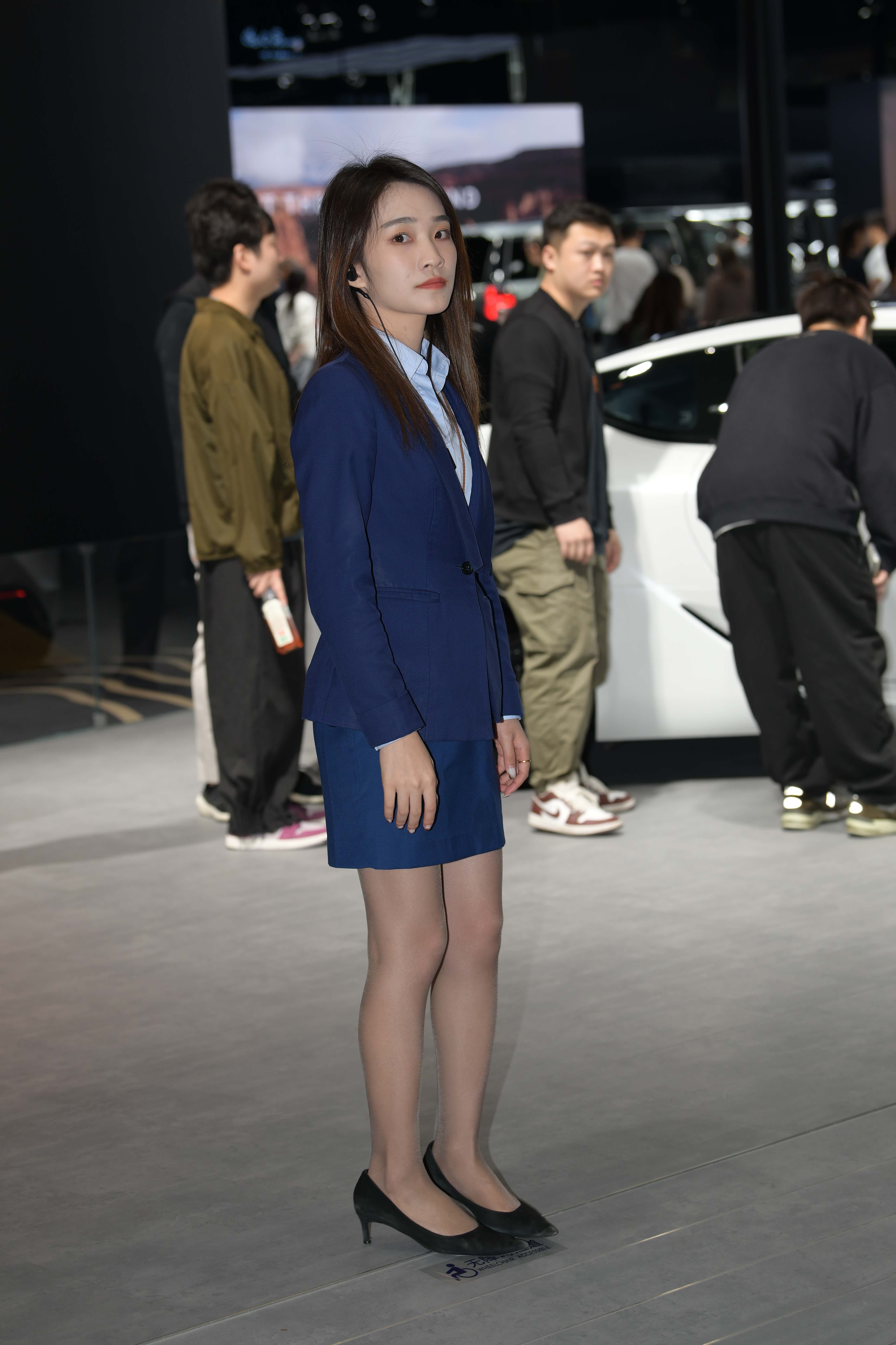 No.8288 蓝色套装OL [80P-1.82GB]