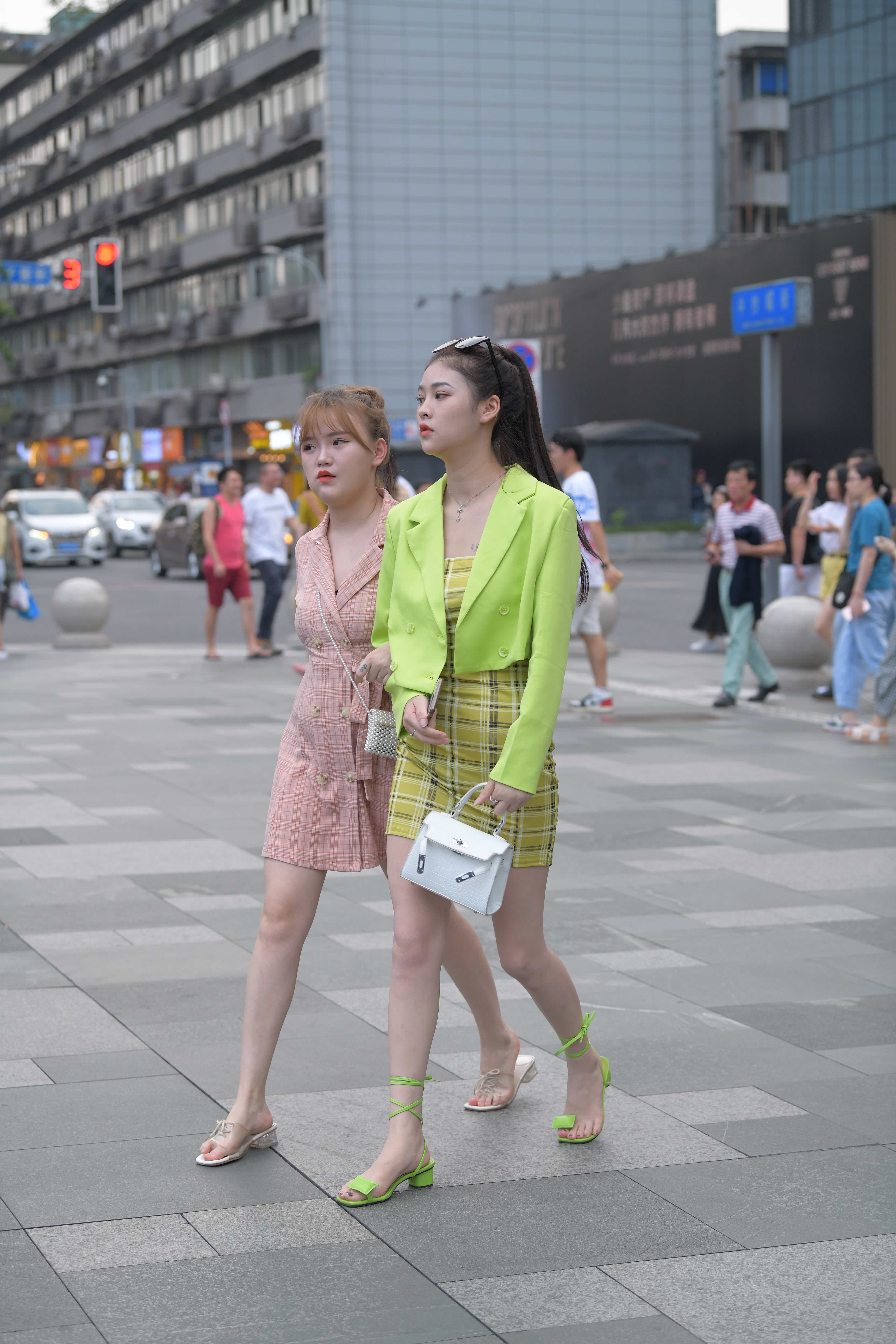 No.5361 摄神街拍作品 - 好靓丽的美腿小姐姐 [48P-1.12GB]