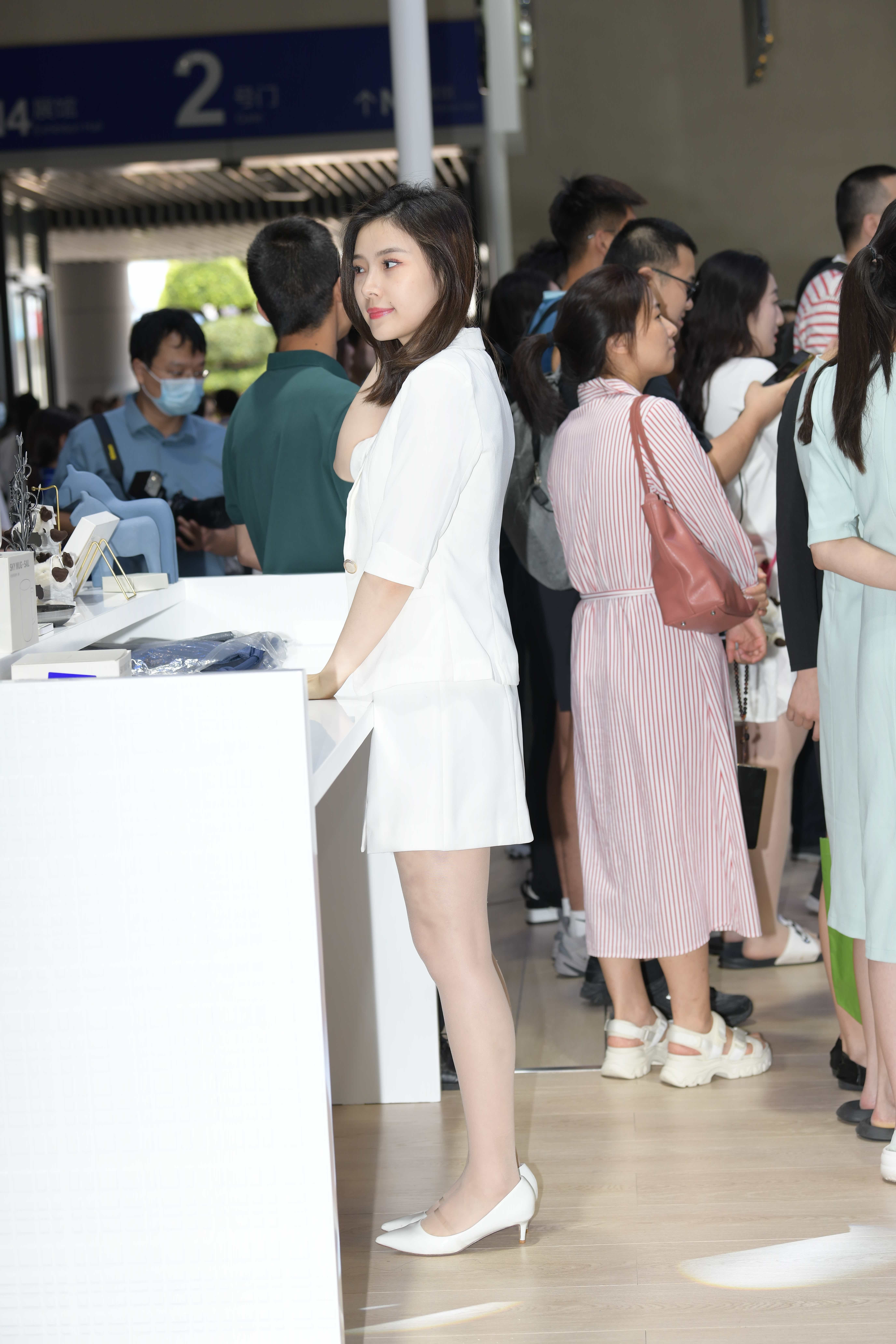 No.8216 白色套装裙 [107P-2.08GB]