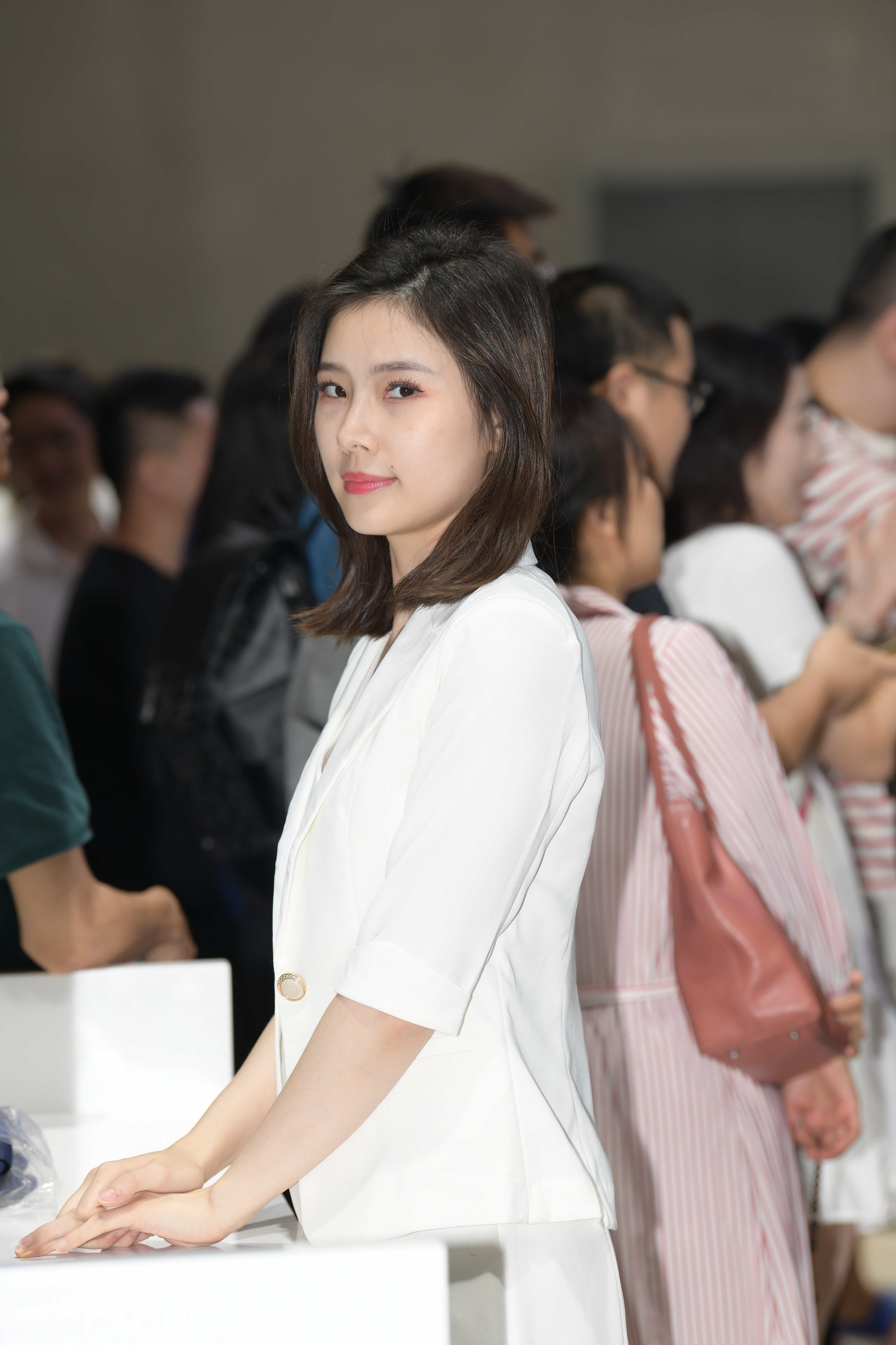 No.8216 白色套装裙 [107P-2.08GB]