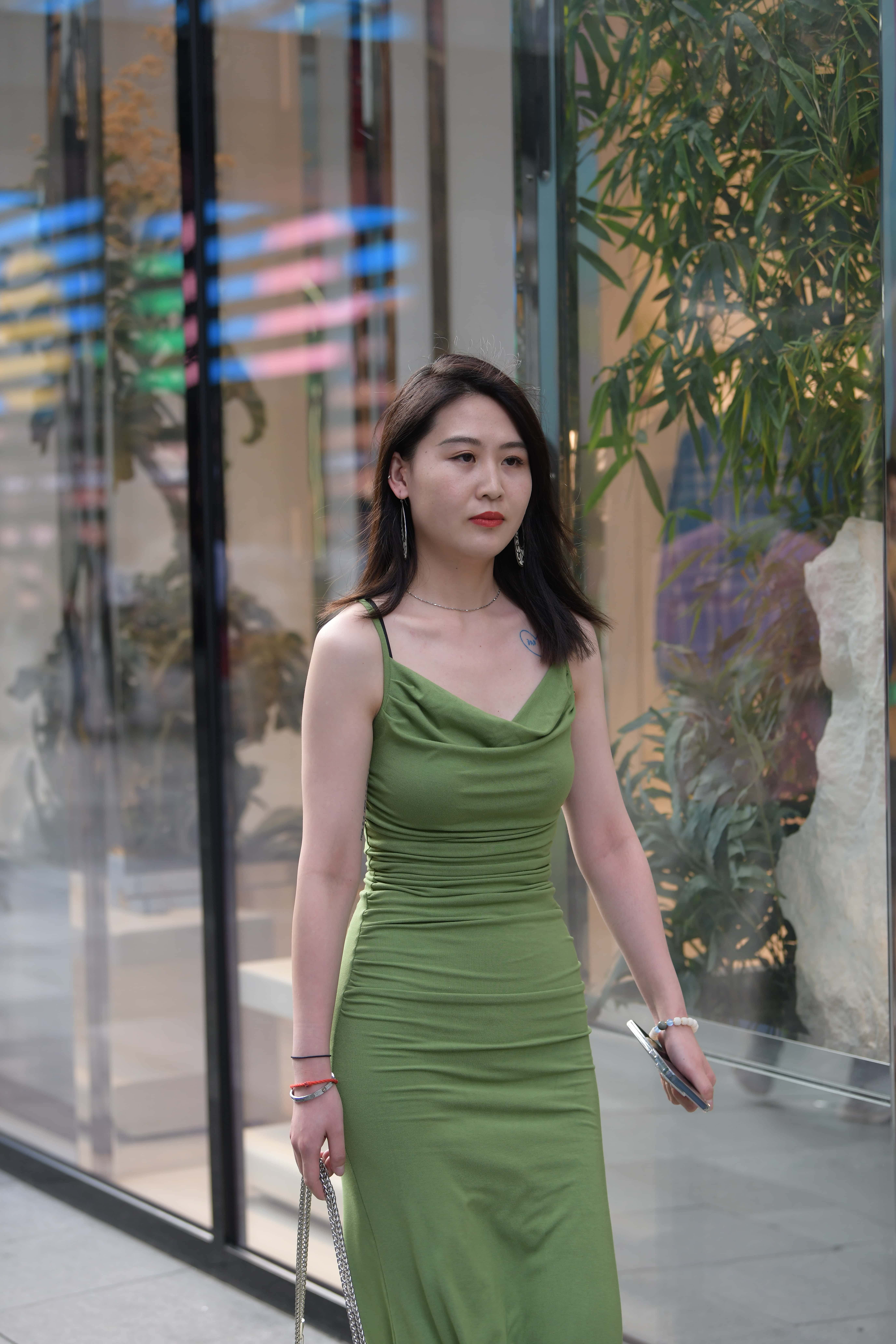 GS-X038 身材颜值超nice绿裙美女【74P 1.54G 】