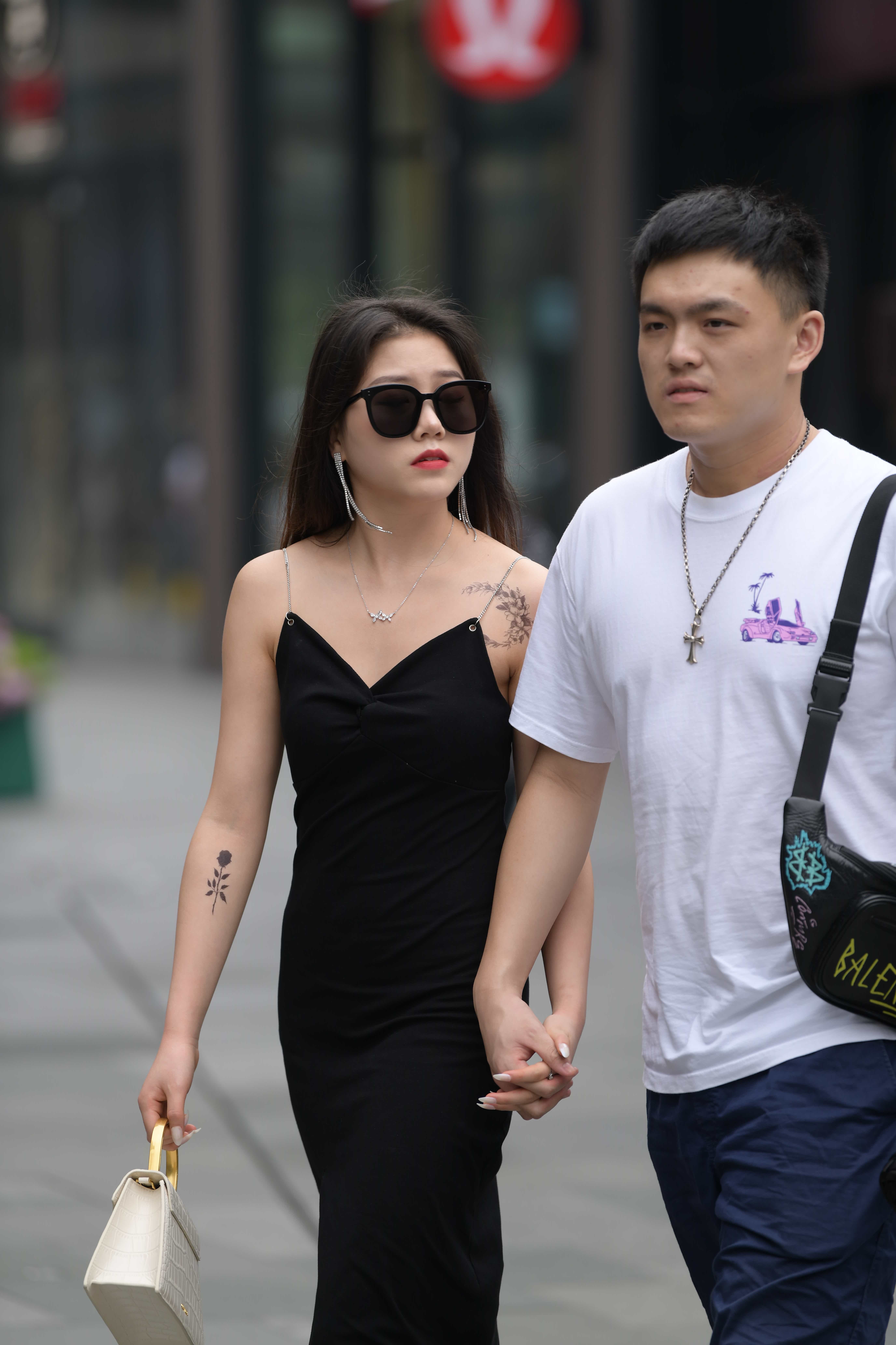 No.5086 视觉冲击街拍作品 - 性感的吊带开叉裙美女 [63P-1.29GB]