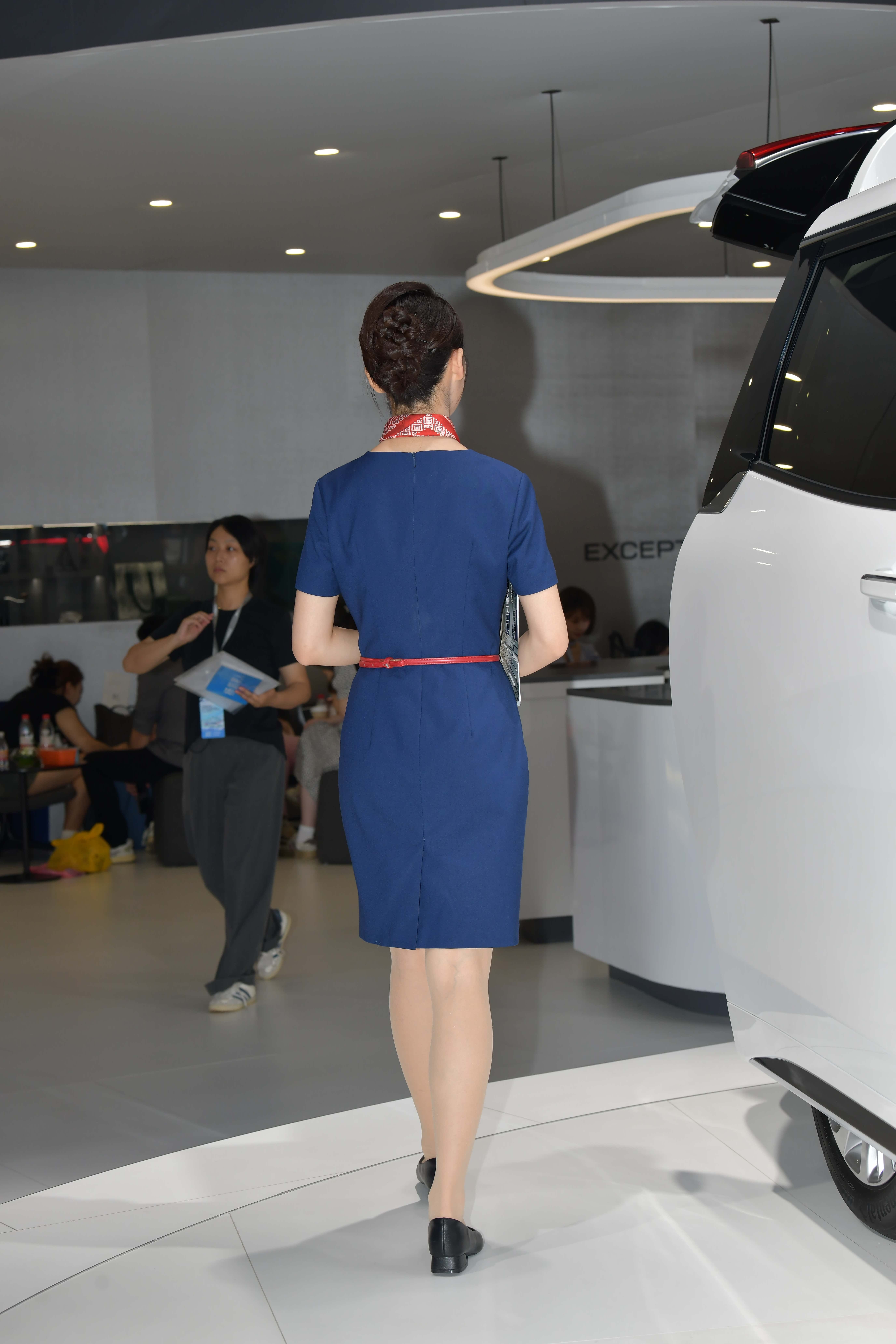 No.8289 蓝色长裙 [136P-2.91GB]