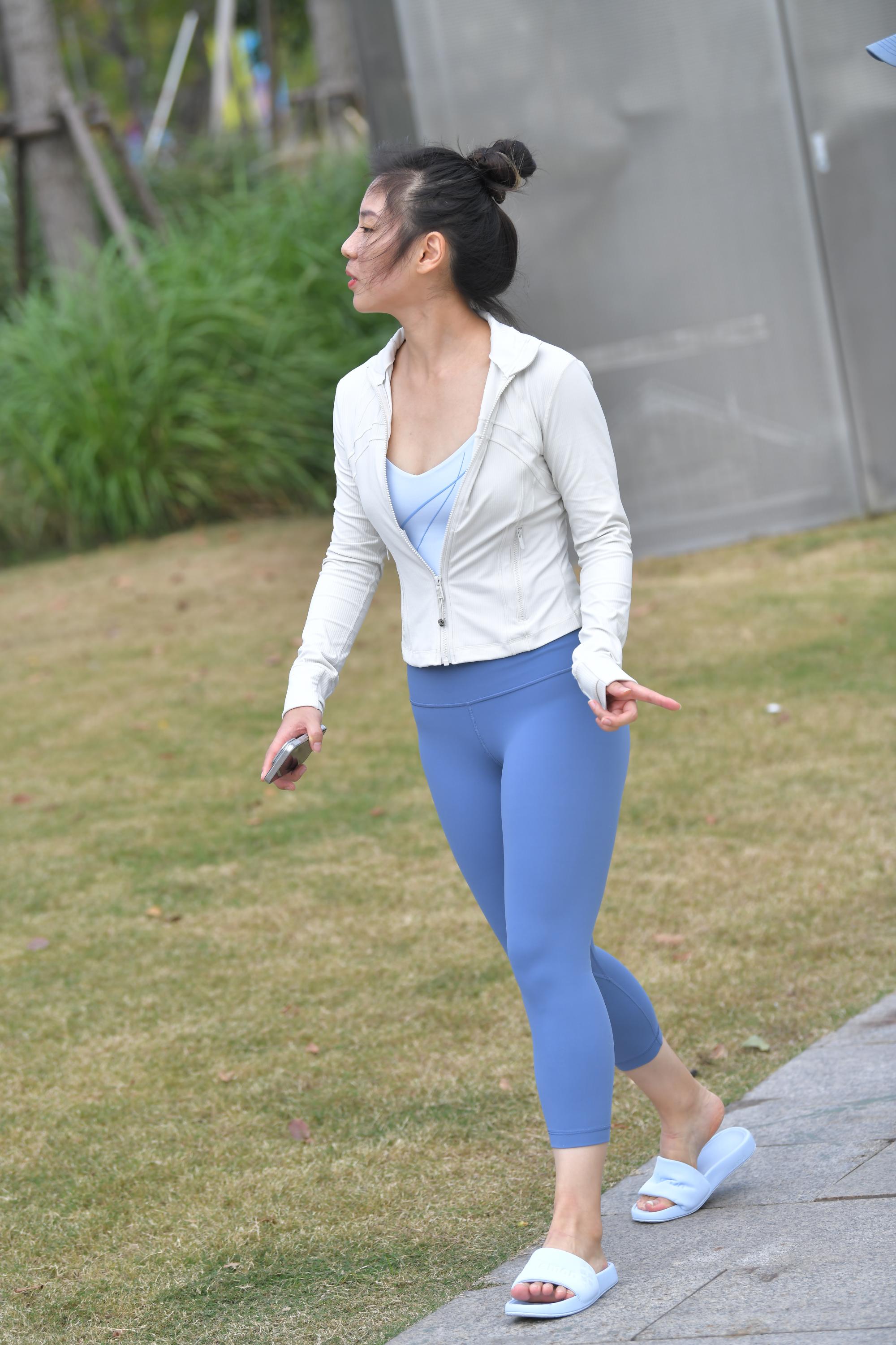 GS-M045 路边的兰色紧身裤 【42P 850M】