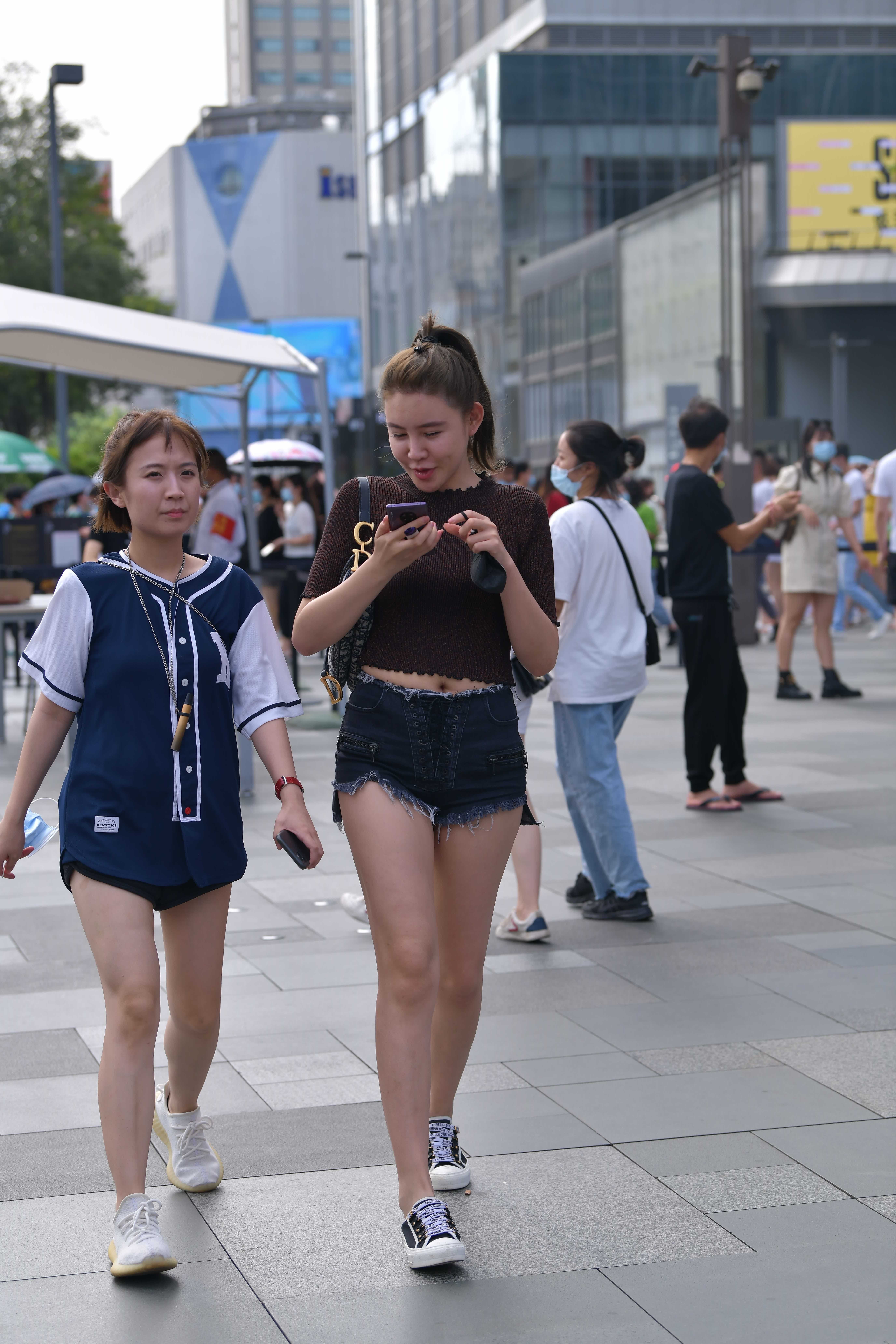 No.5072 视觉冲击街拍作品 - 性感的YY热裤 [44P-952MB]