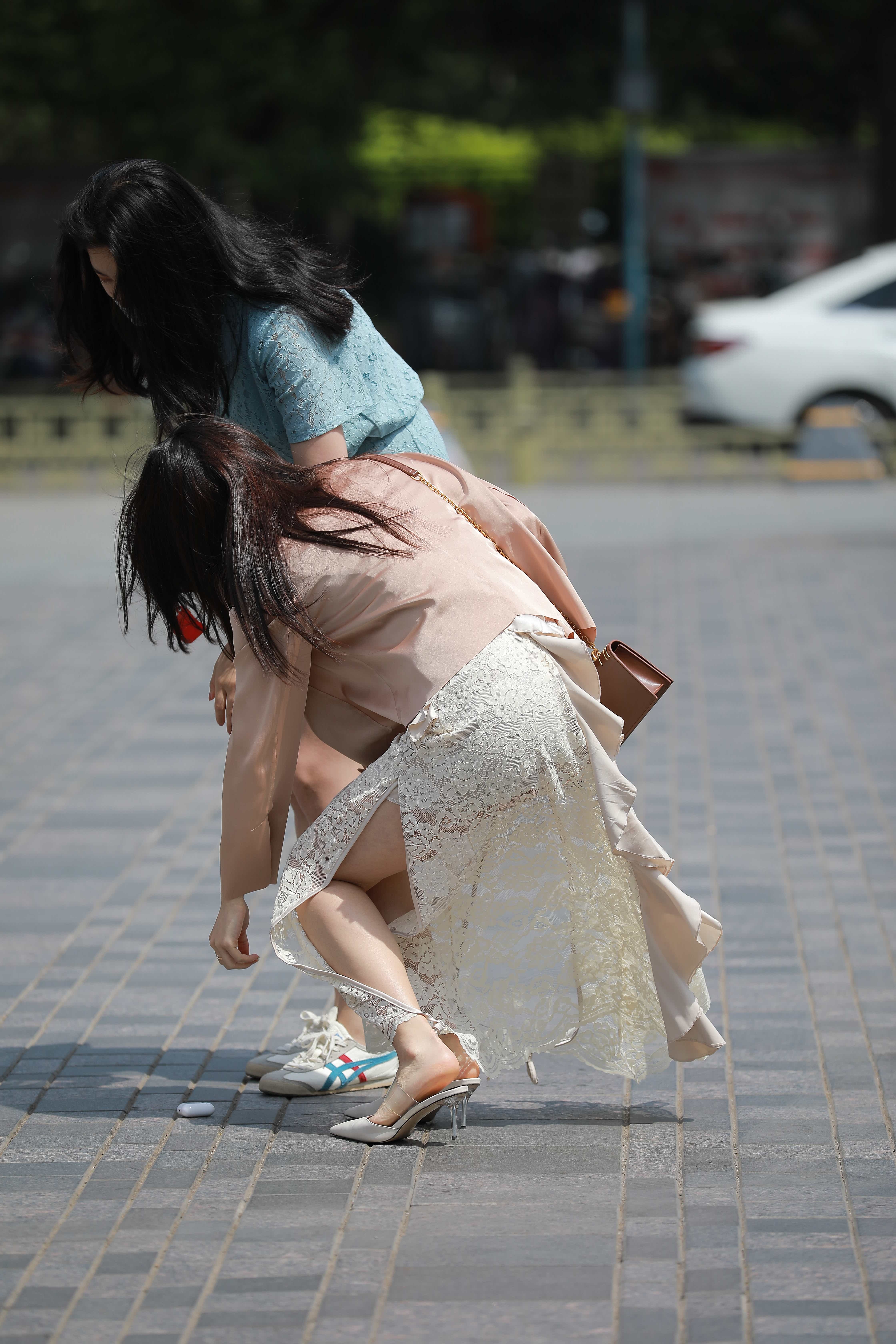 No.5042 四九城嘎子街拍作品 - 蕾丝裙美腿闺蜜 [132P2V-3.30GB]