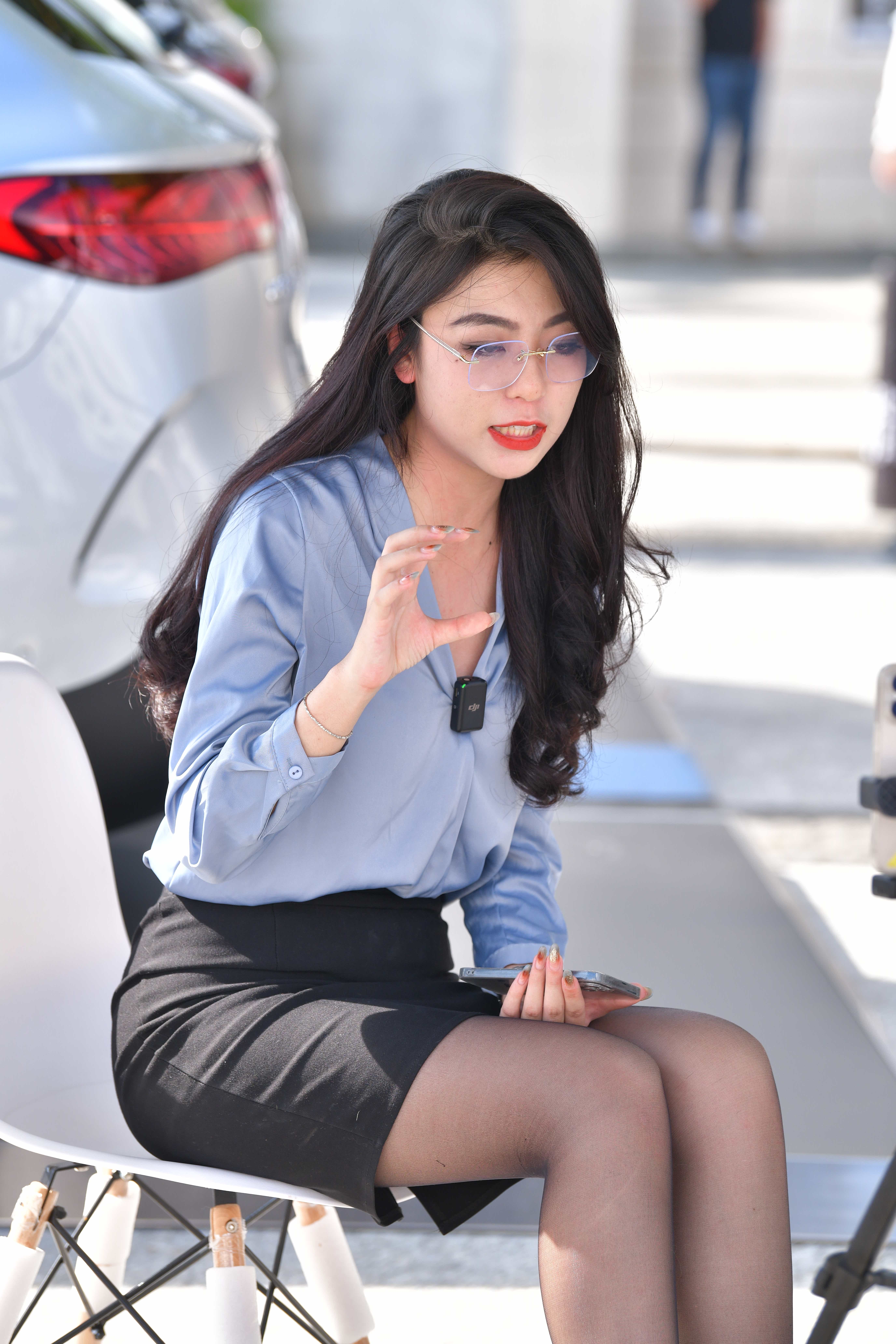 GS-X044 在直播卖车的黑丝女主播 【89P1V 3.96G】