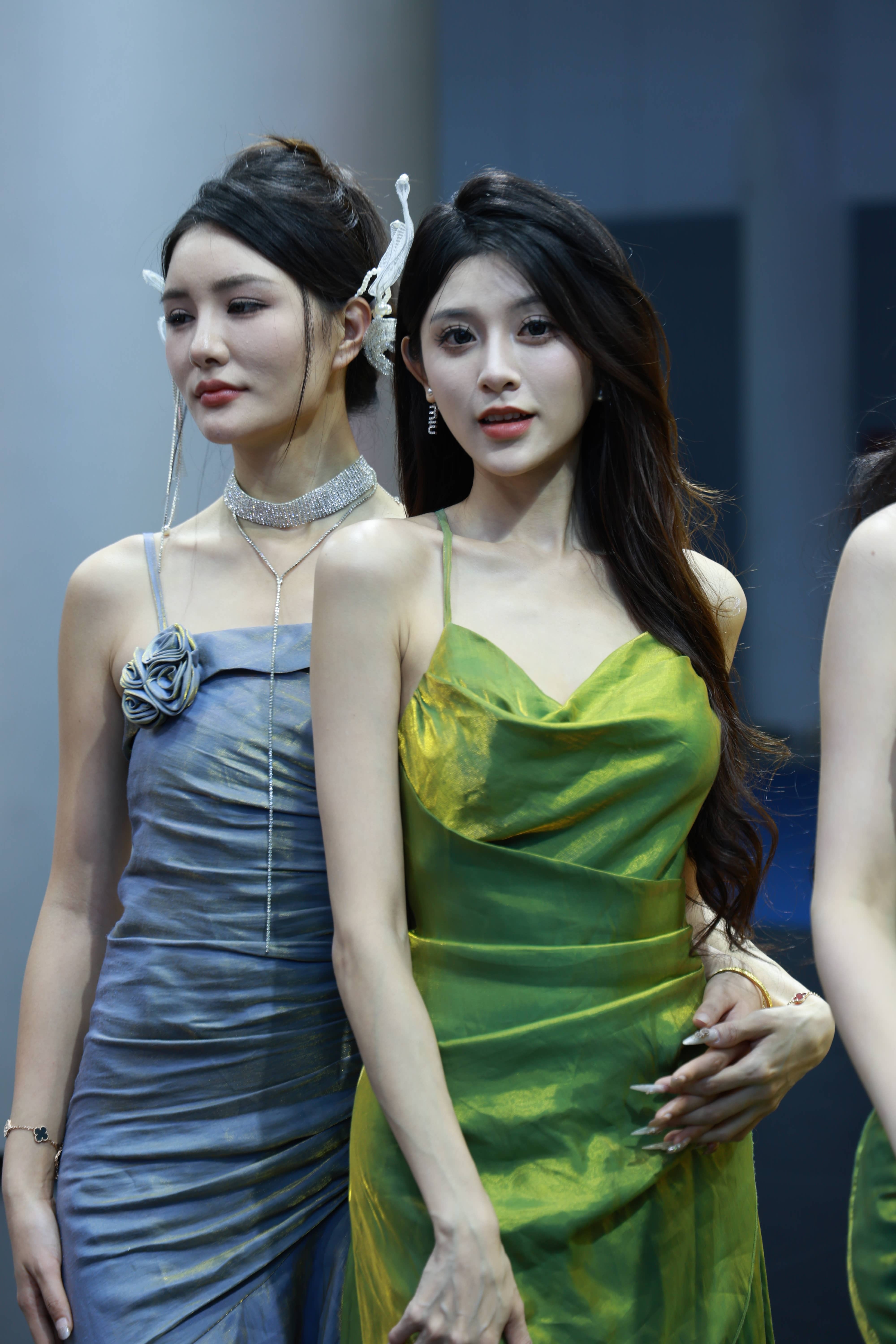 No.8408 2024成都车展 [1553P-19.1GB]