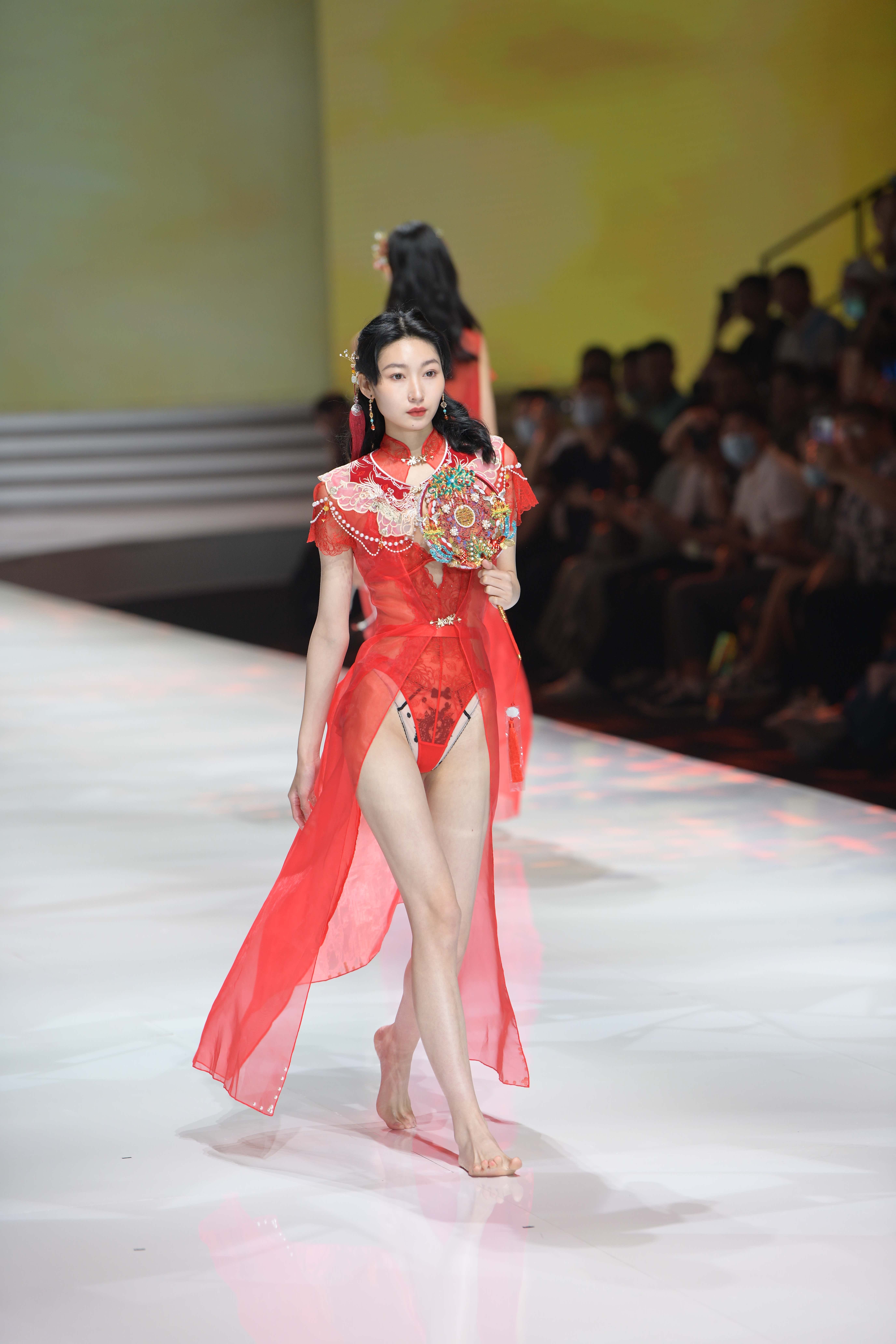 GS-S134 国风内衣秀【72P 1.58G】