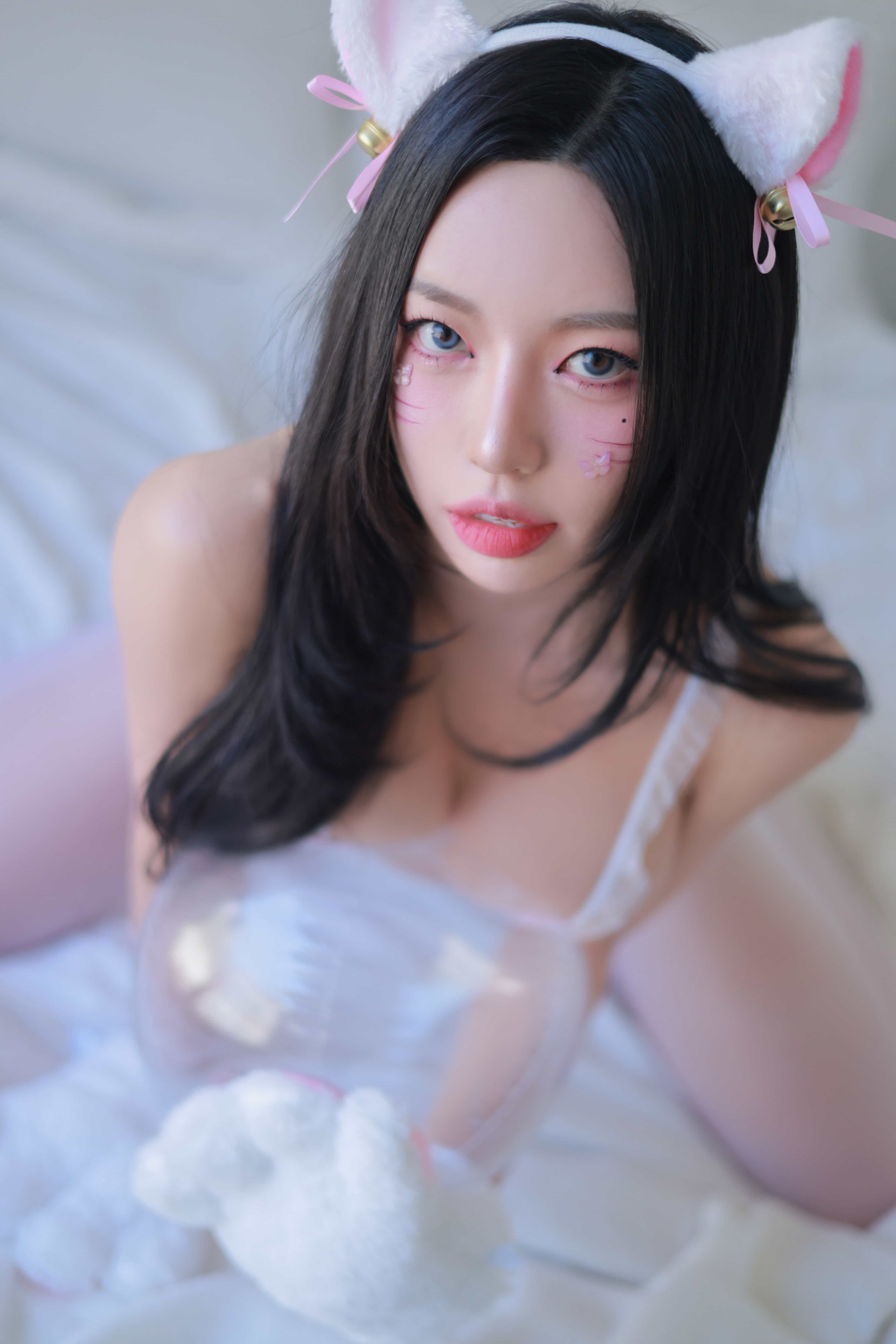 Dongeuran - Cat girl [166P-1.86GB]