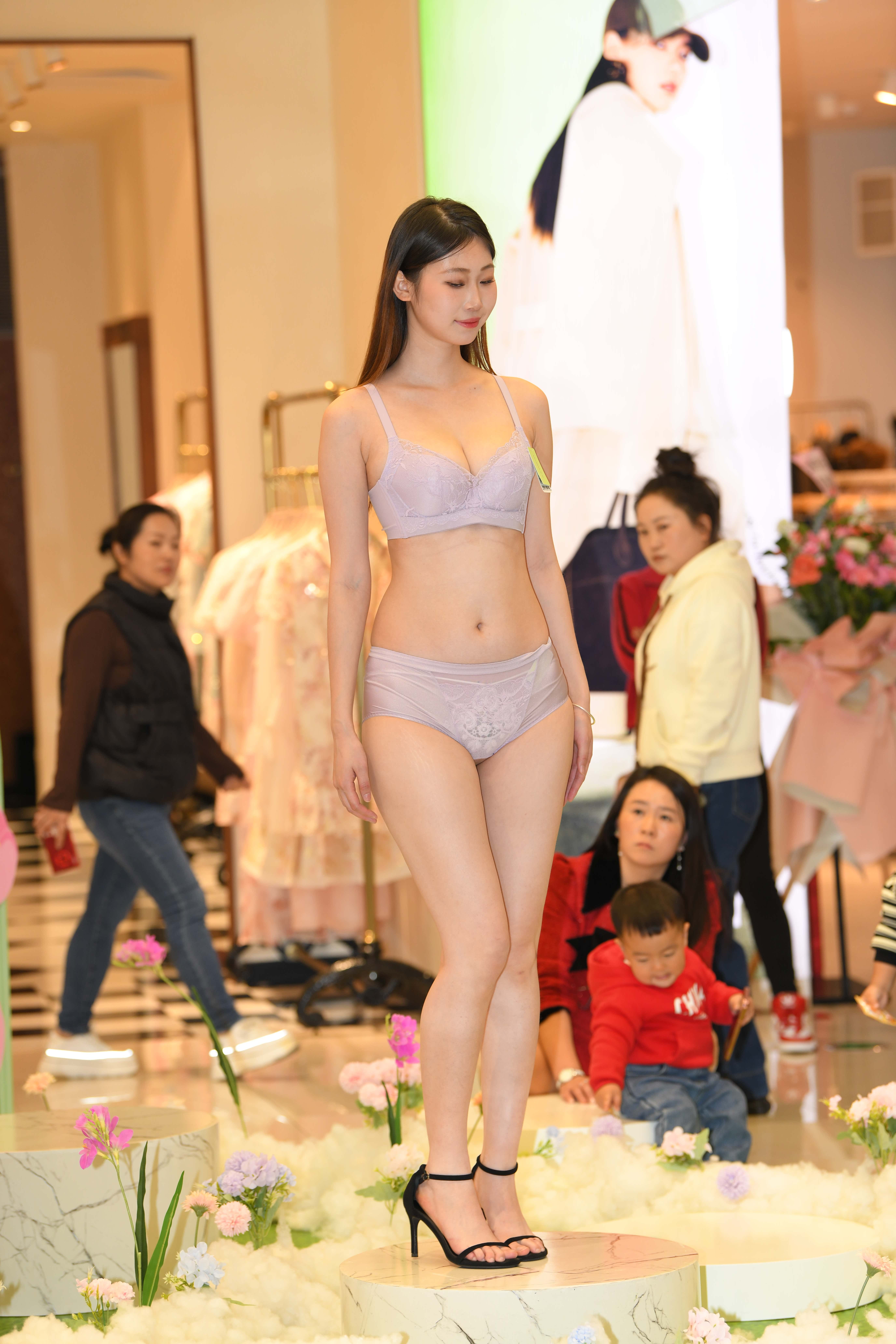 No.8524 内衣展16 [134P-2.89GB]