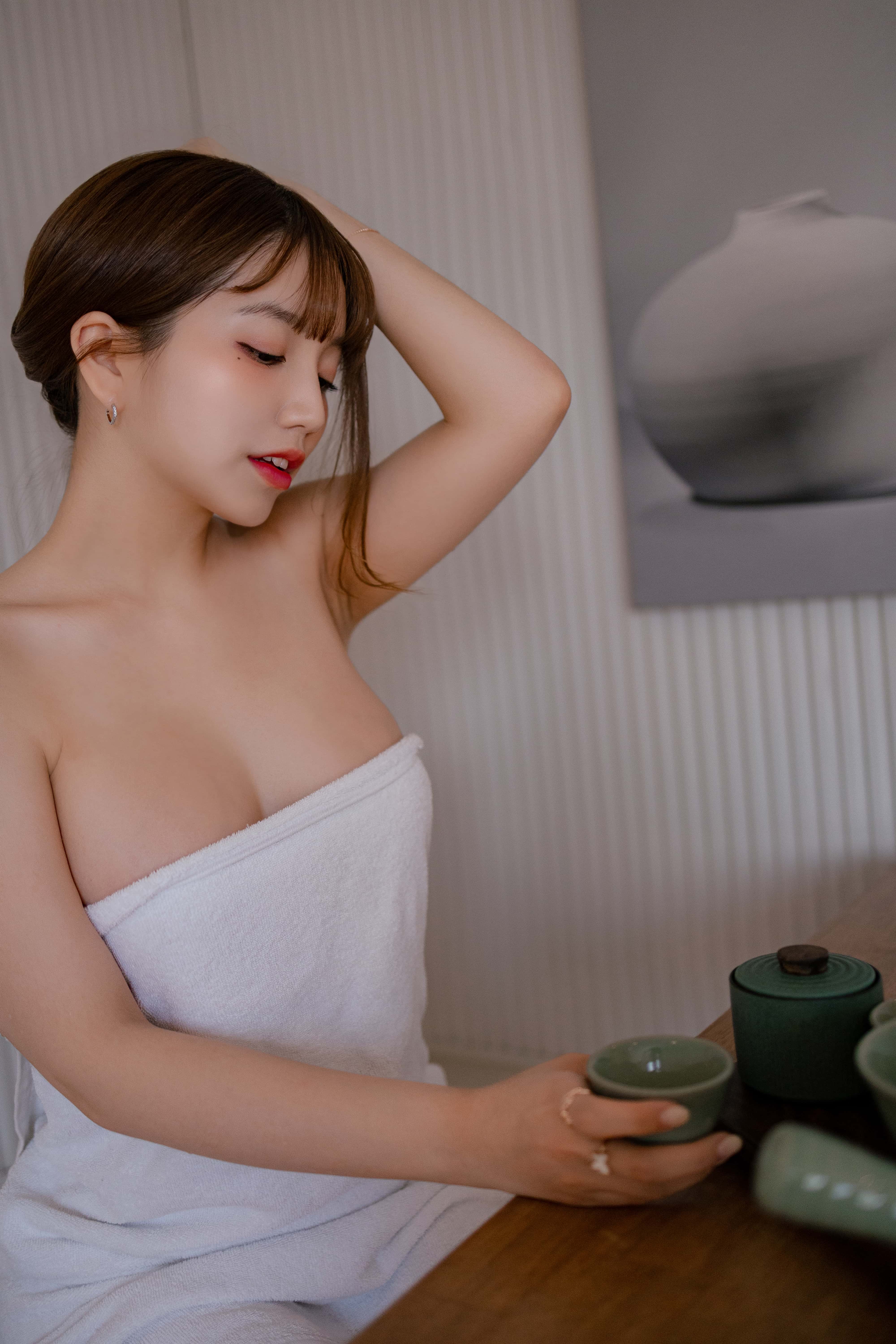 Yoonbly - In the water [85P2V-2.12GB]