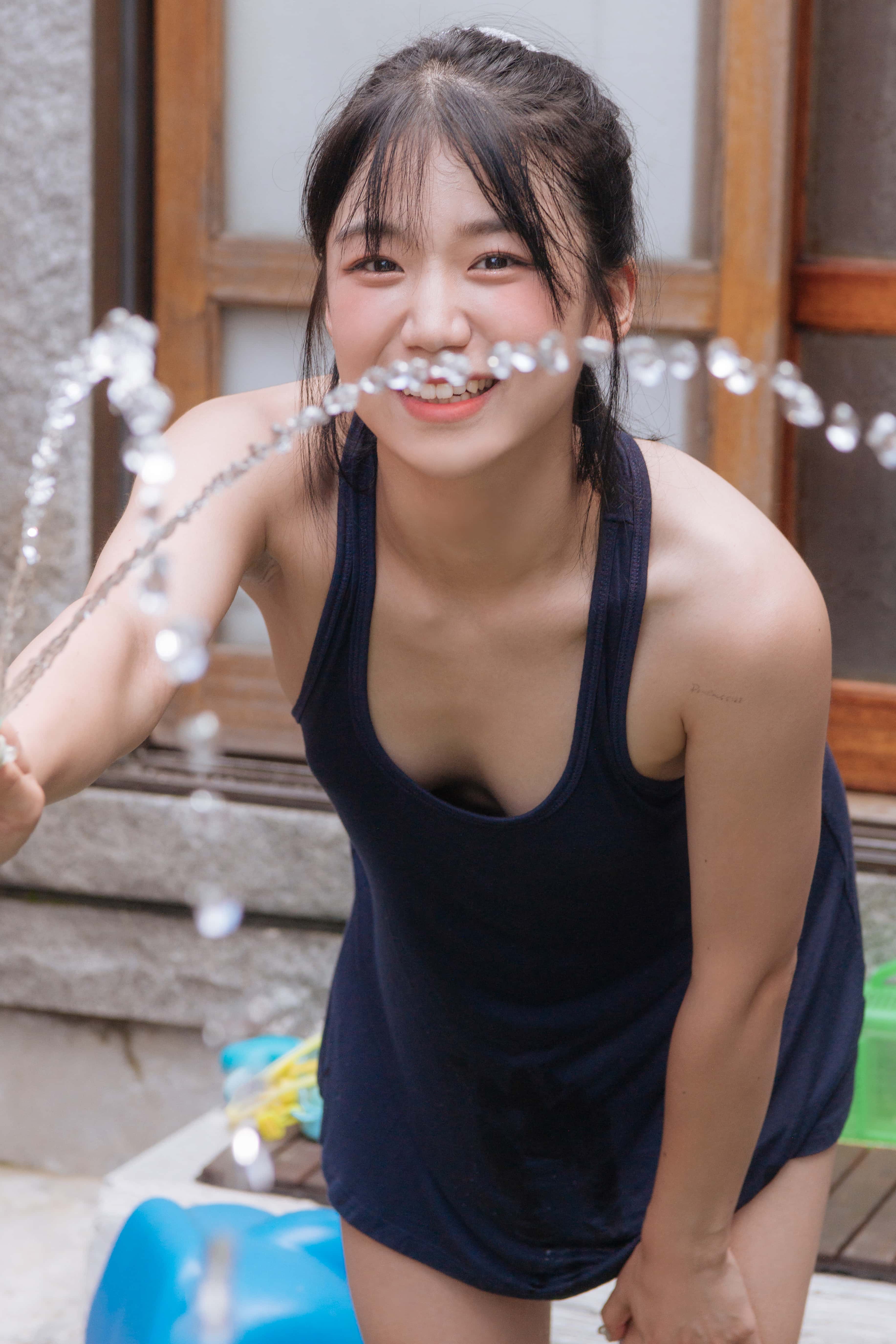 Yui - No.001 Lastsummer [192P-2.14GB]