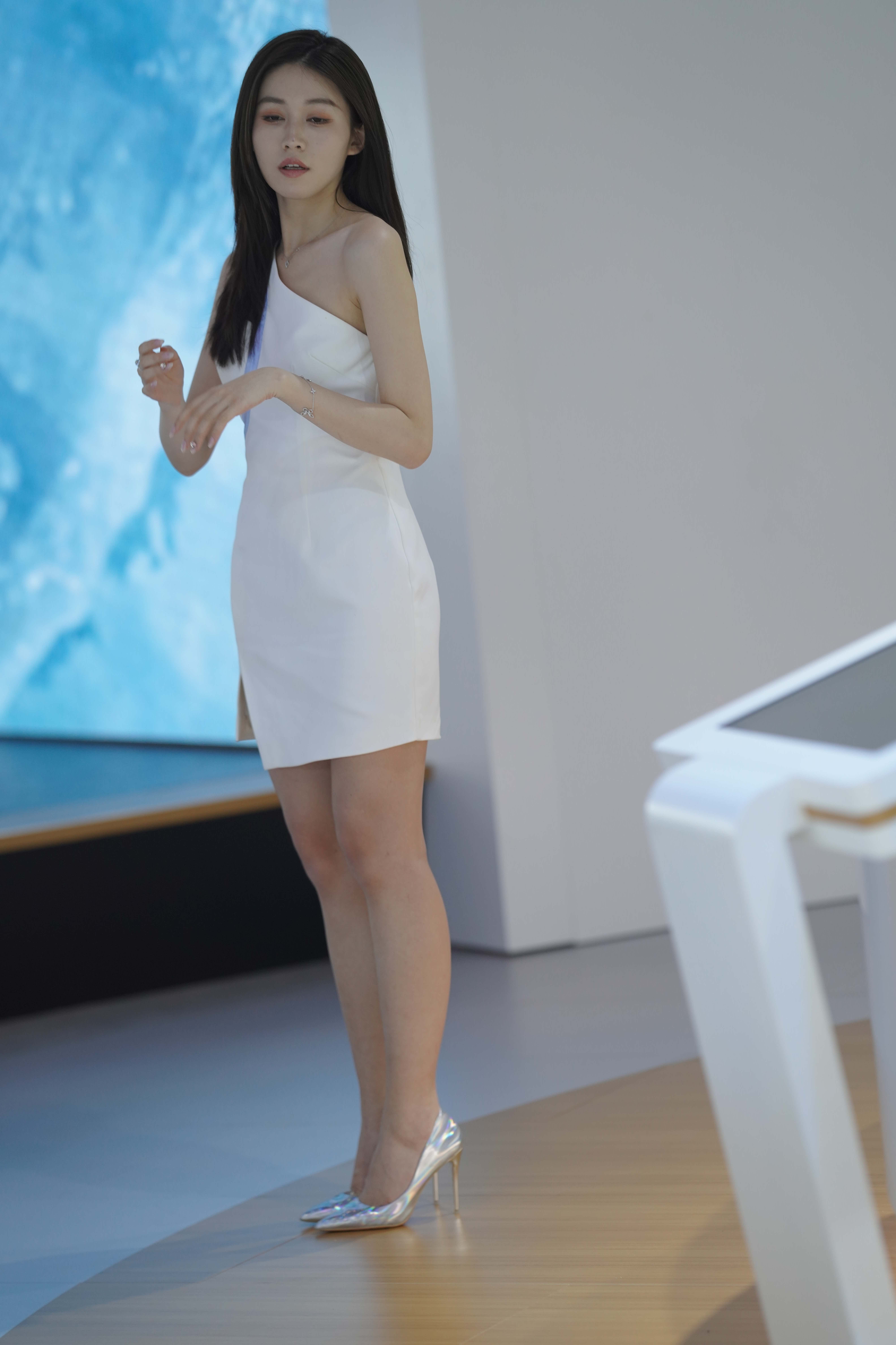 No.8416 迷人白色套装裙 [69P1V-0.97GB]