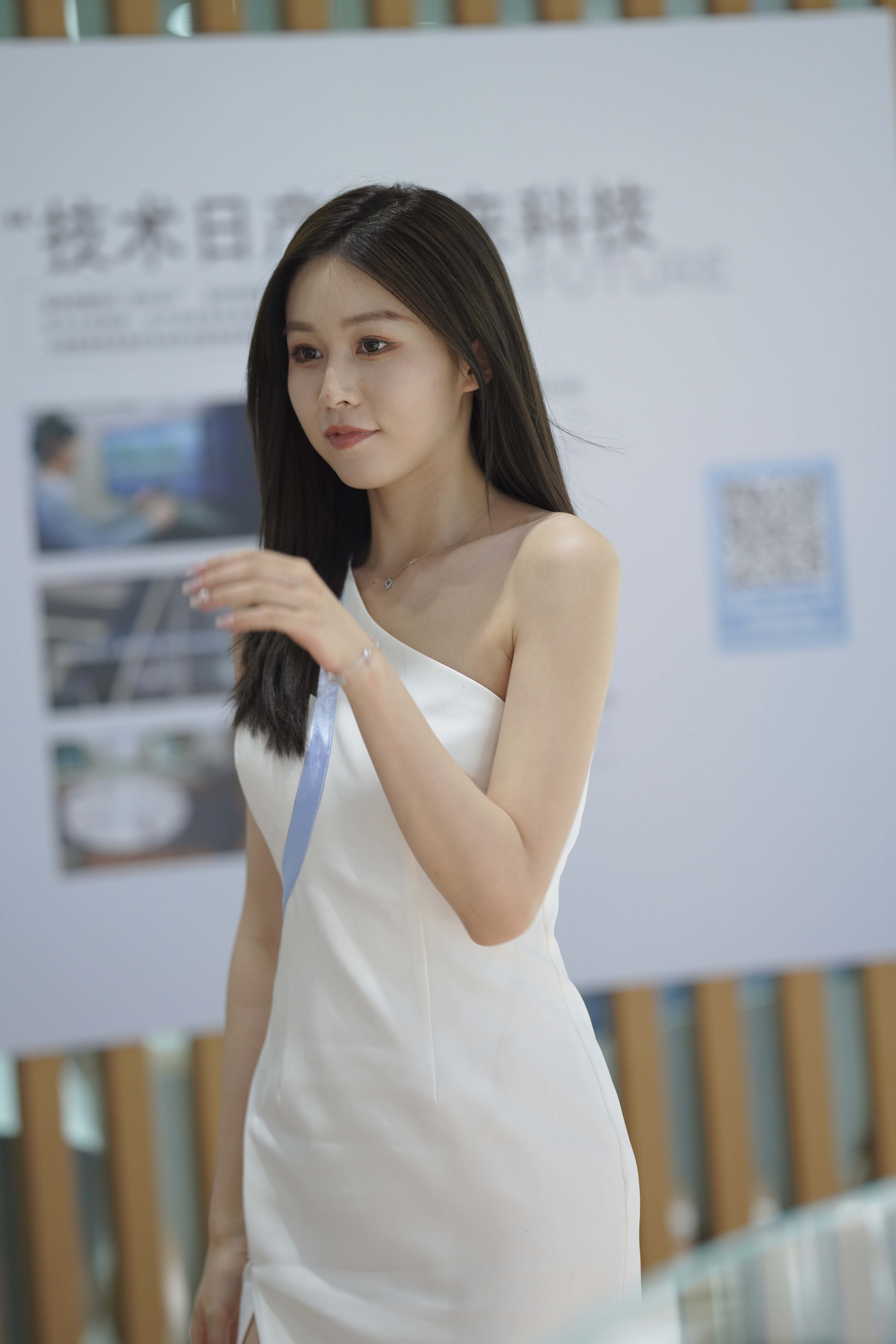 No.8416 迷人白色套装裙 [69P1V-0.97GB]