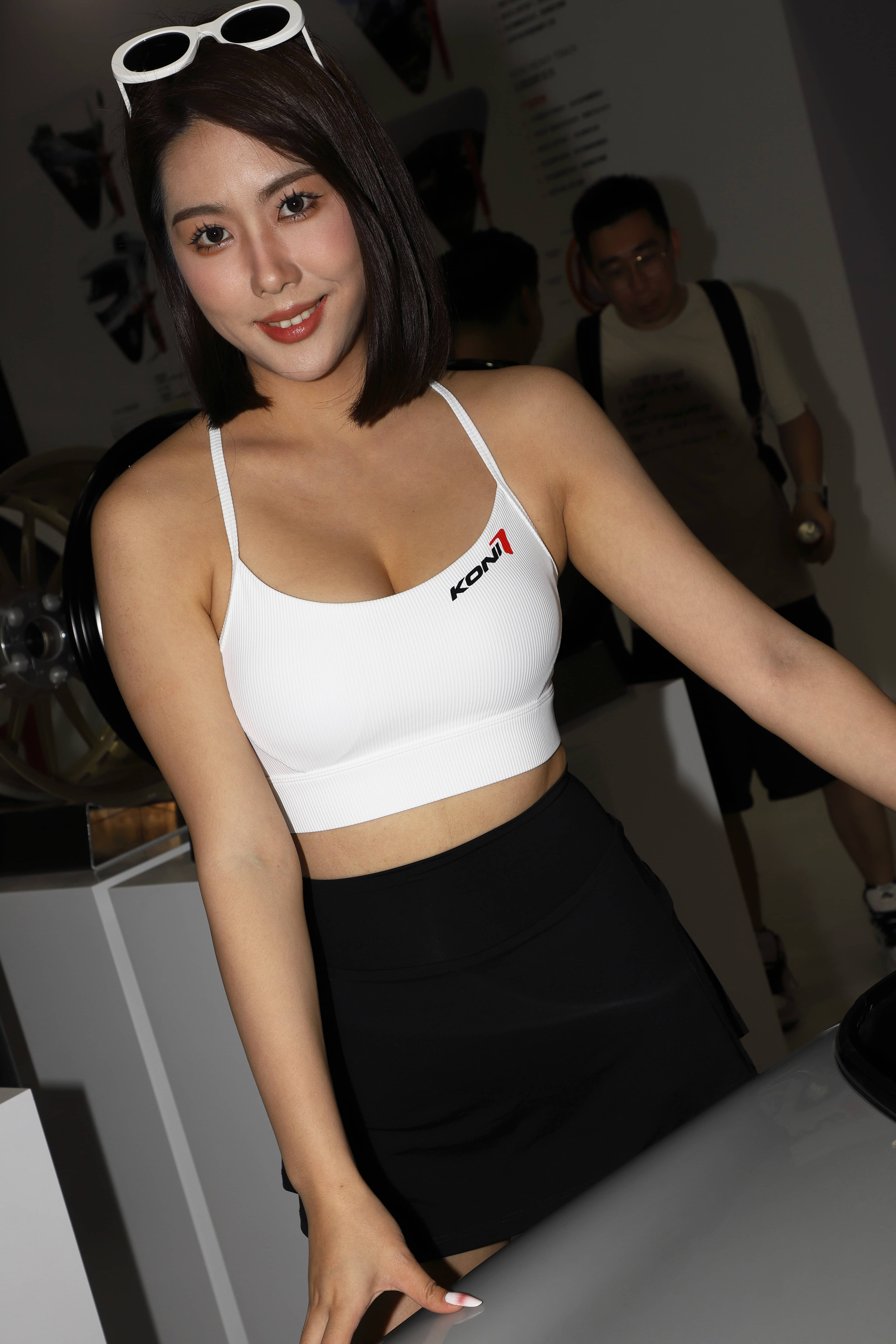 GS-T282 白色吊带抹胸黑色短裙 【21P 260M】