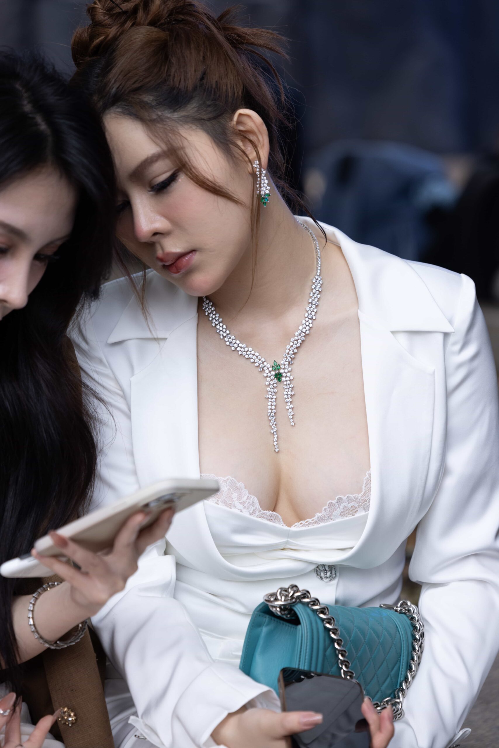 GS-S233 时尚的气质美女【74P 542M】