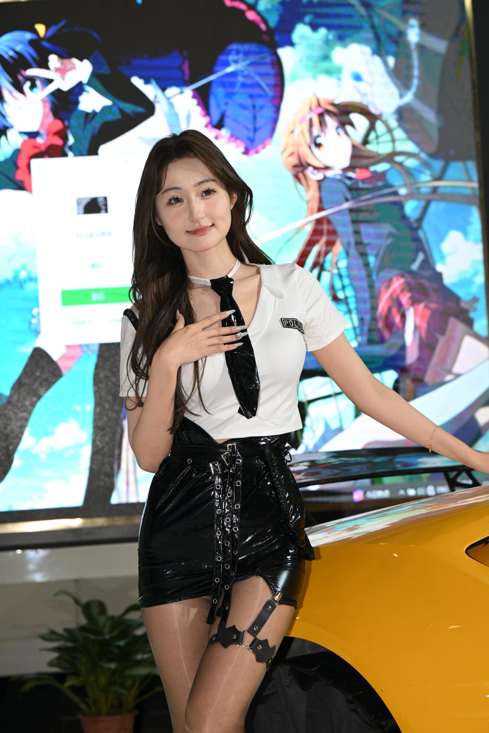 GS-X233 黑丝皮裙车模美女【92P 1.68G】