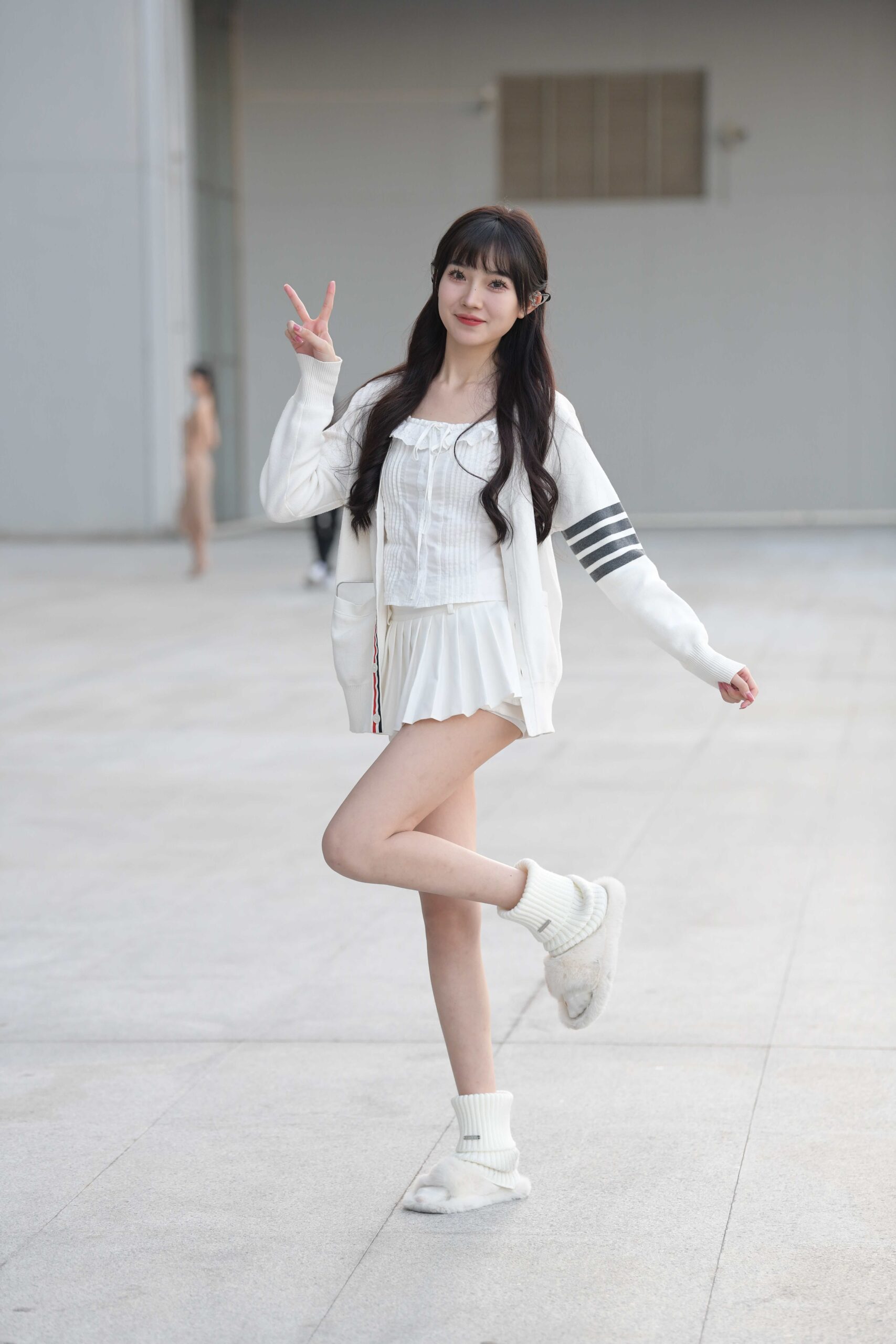 GS-S215 活泼可爱的小美女【34P 877M】