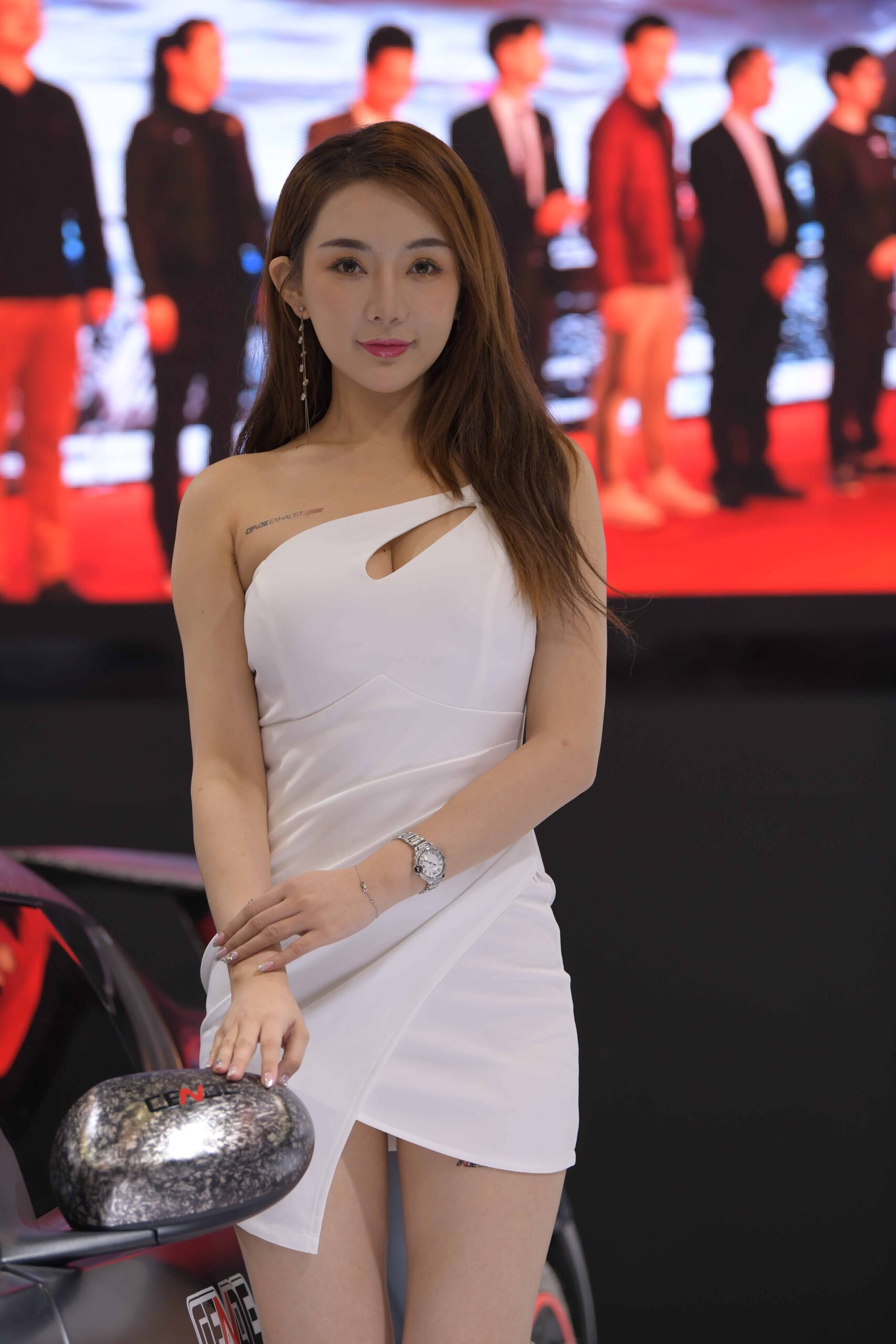 GS-X209 漂亮的白裙车模美女【58P 1.29G】