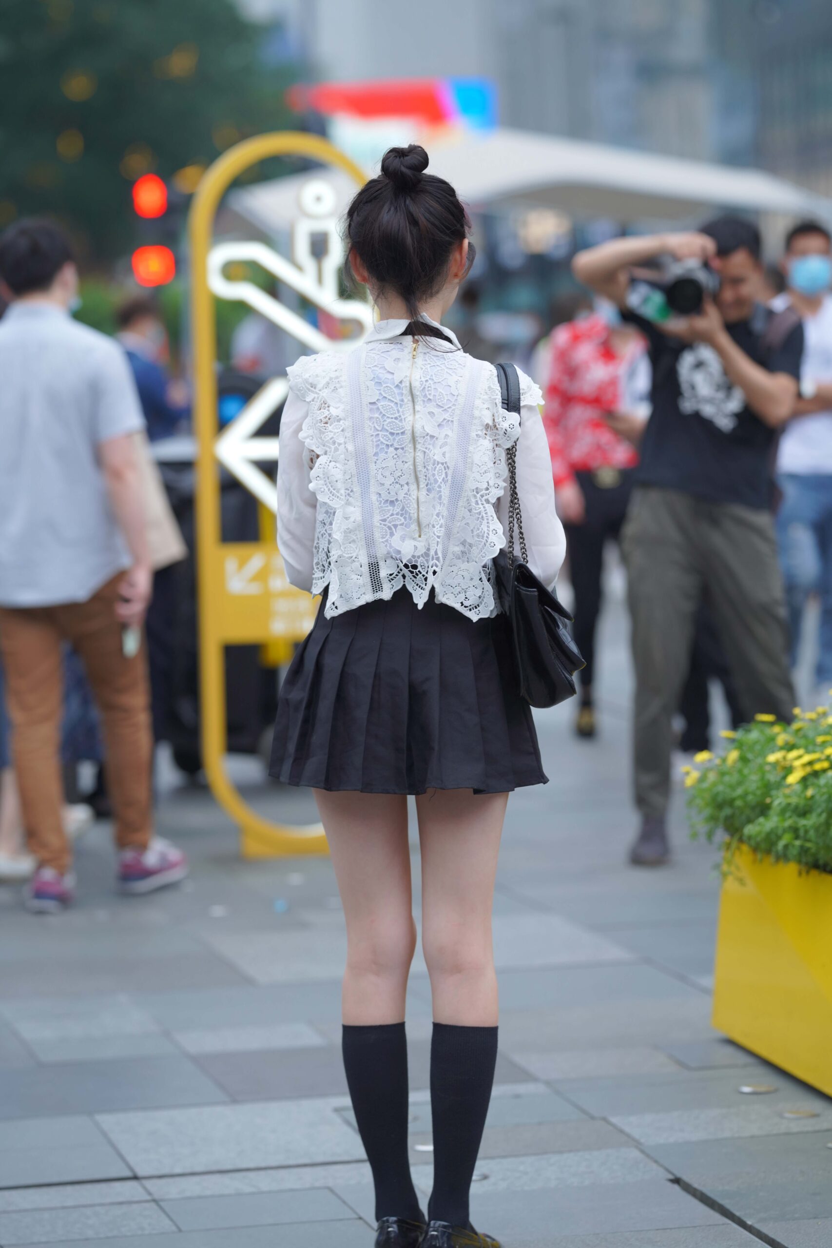GS-T300 抓拍丸子头短裙小姐姐【24P 265M】