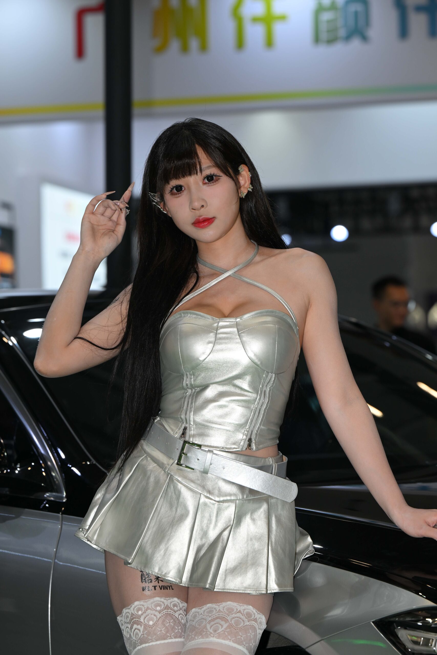 GS-X235 性感的银色小皮裙高跟美女【118P 2.39G】