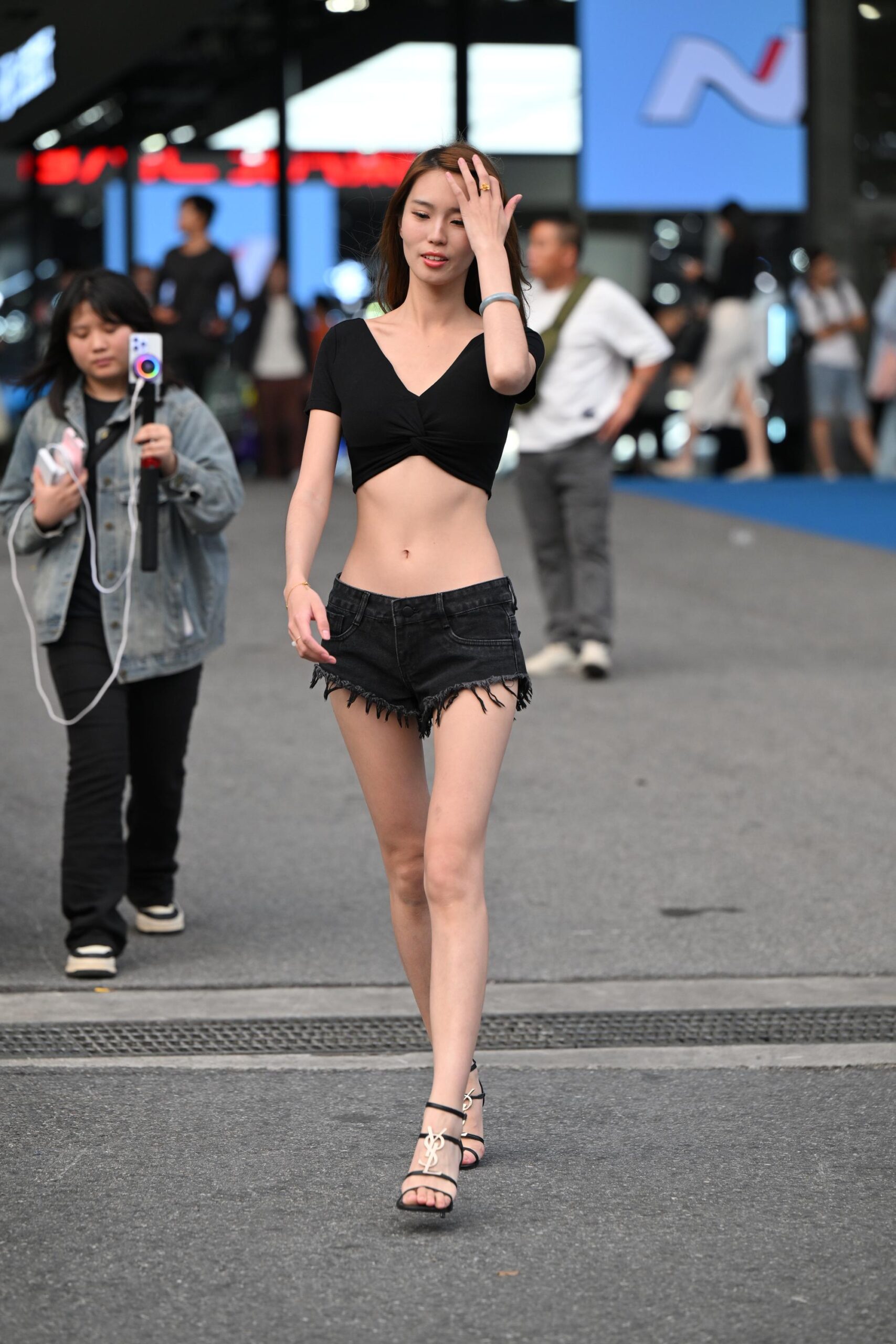 GS-S223 清凉的妹子【48P 977M】