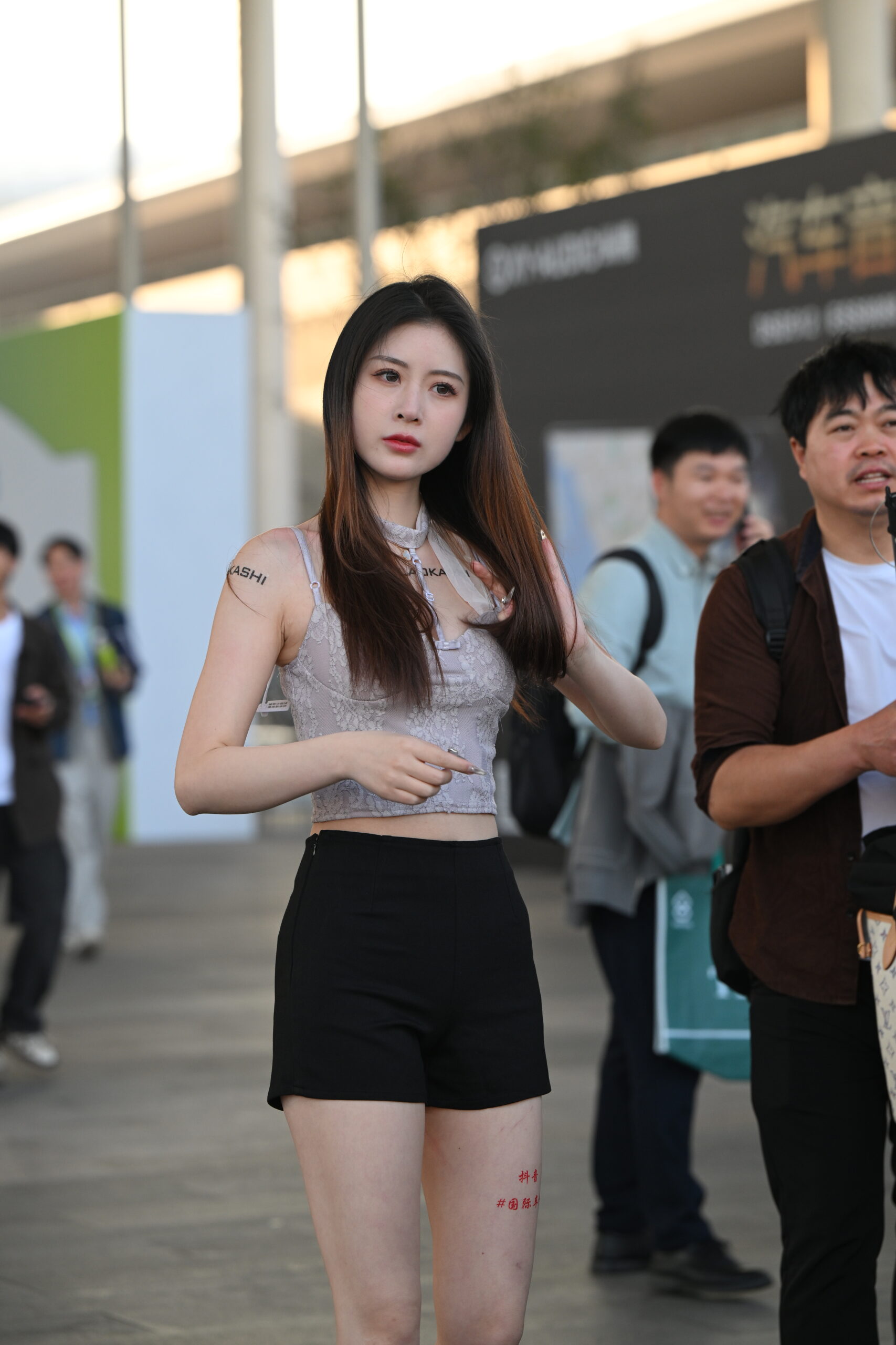 GS-S294 黑色热裤小姐姐【84P 1.61G】