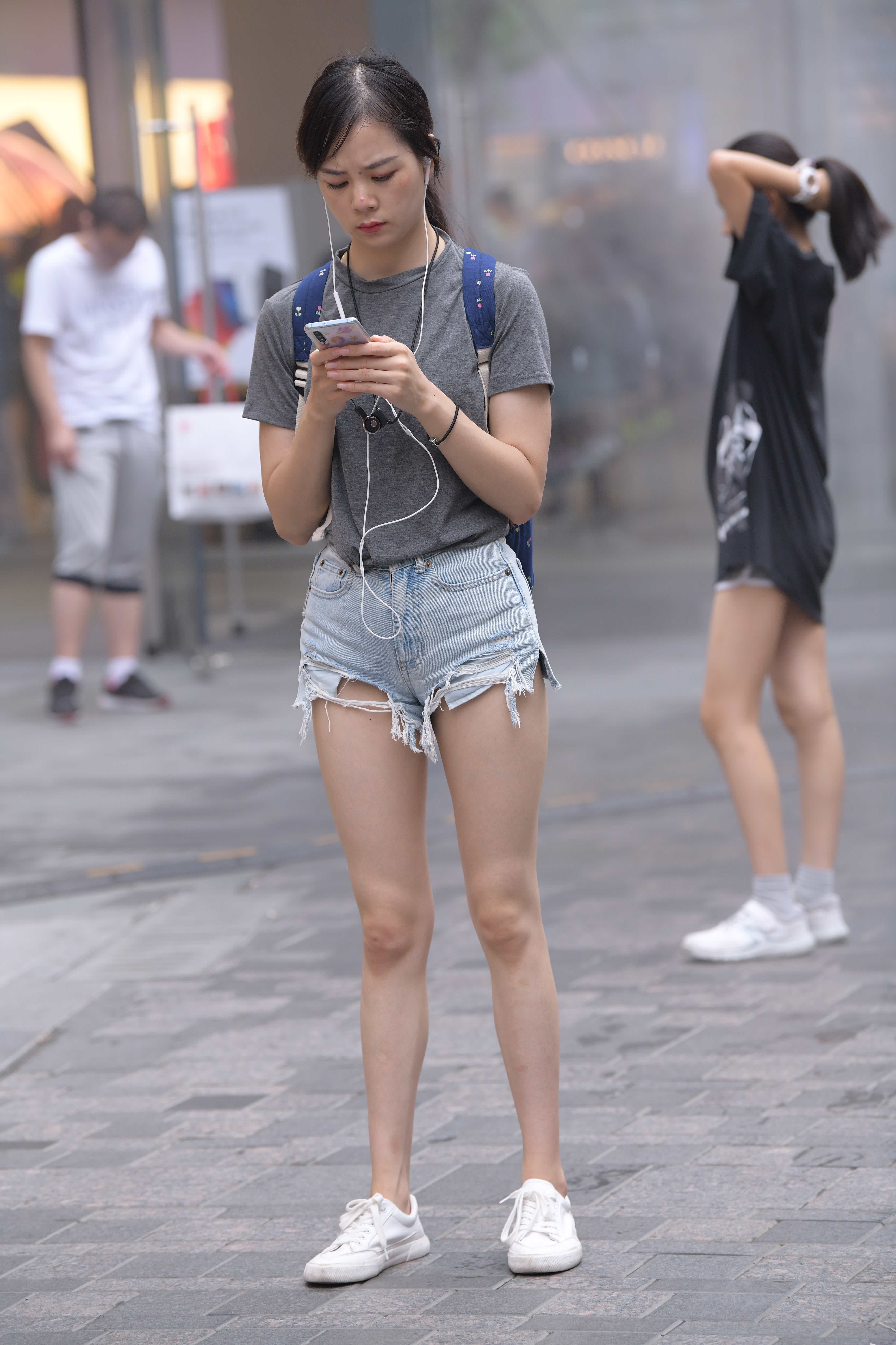 GS-S183 热裤月牙美眉【96P 2.58G】