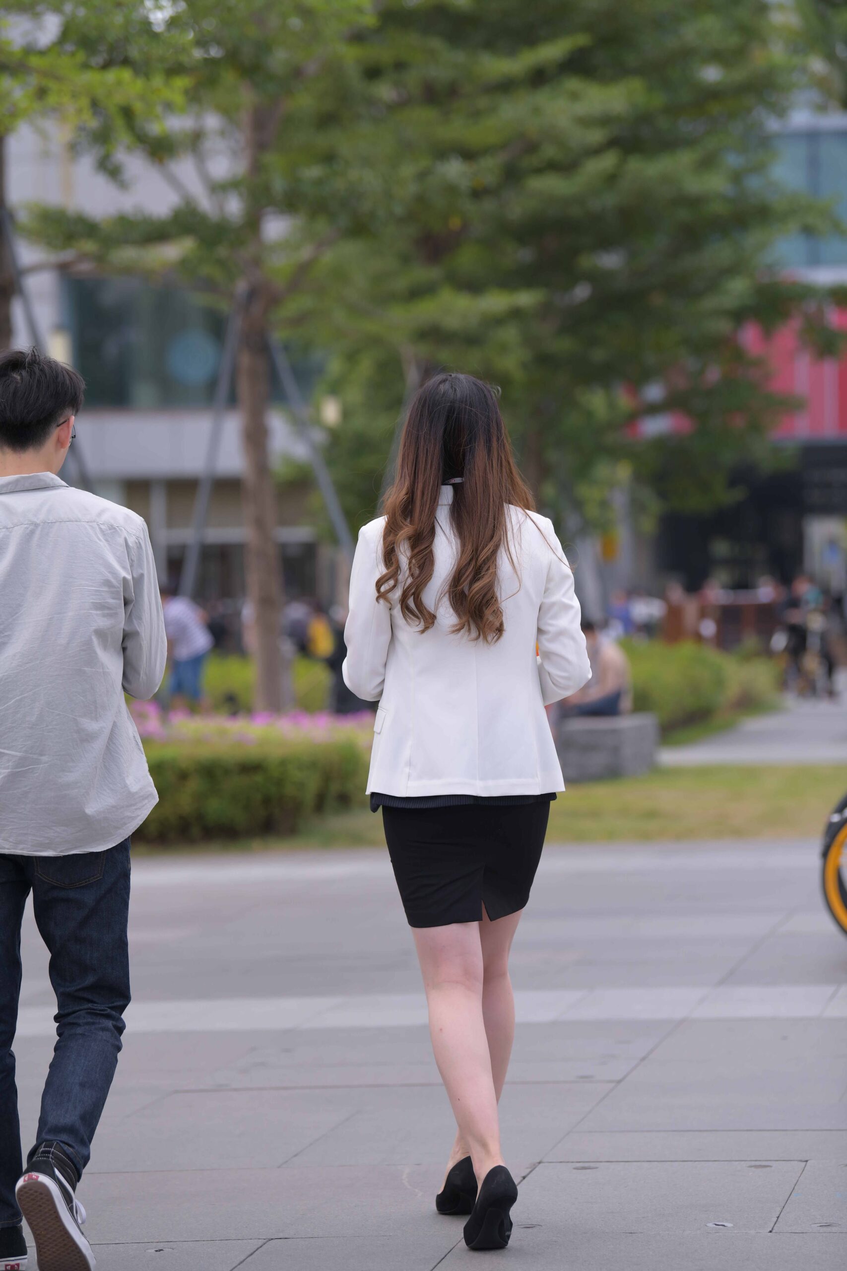 GS-X212 白色小西服美女【62P 1.26G】