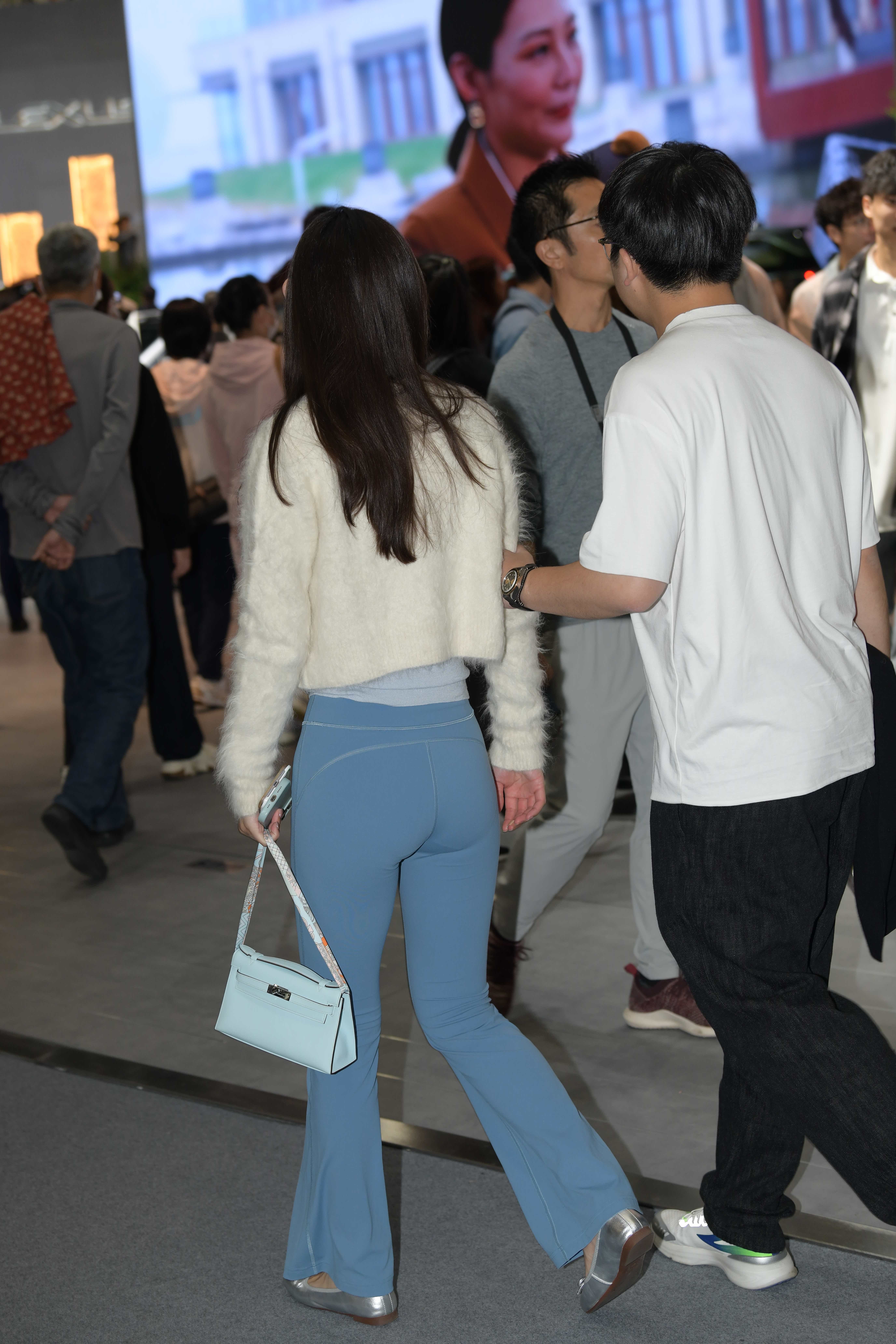 GS-S173 蓝色紧身裤小姐姐【81P 2.08G】