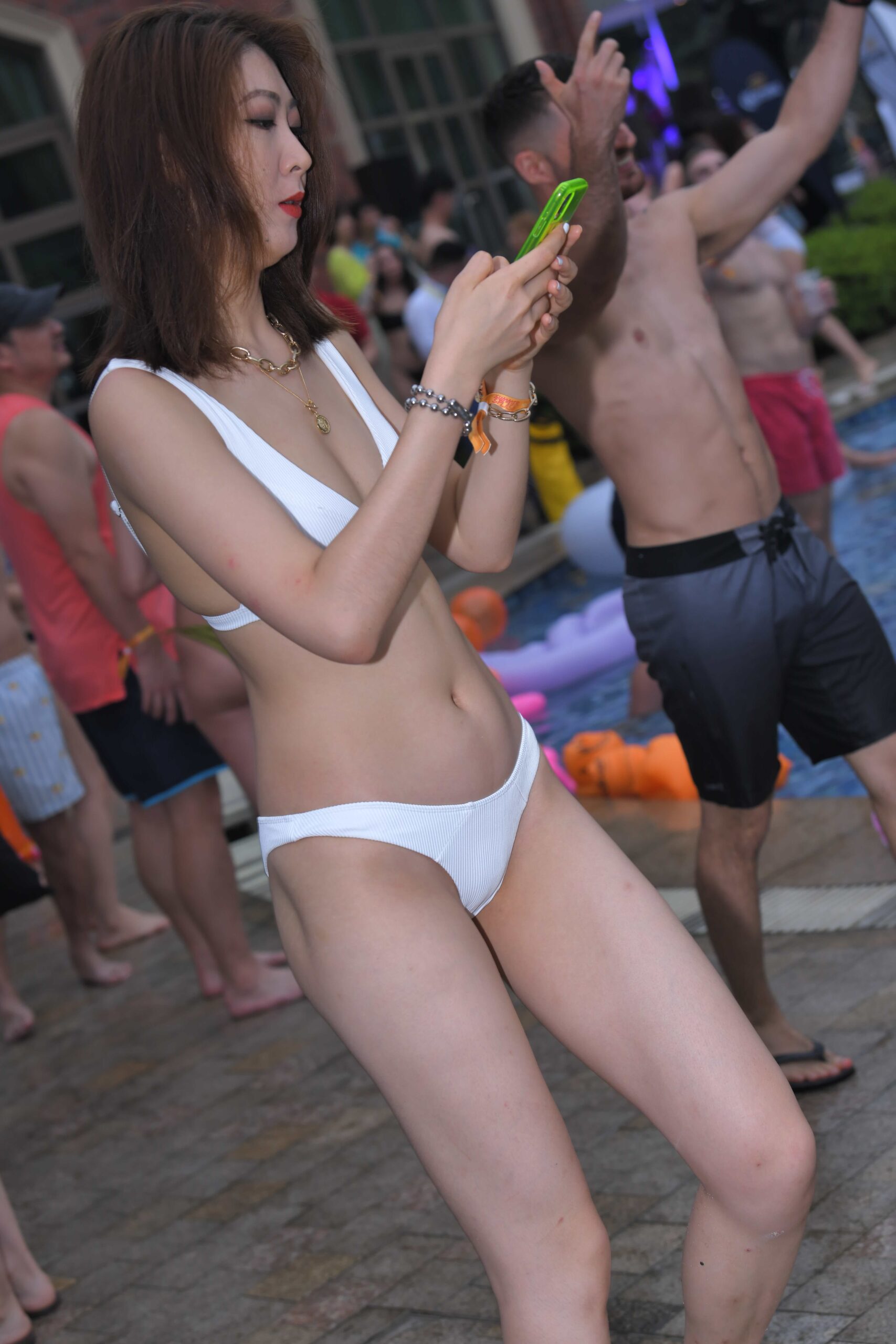 GS-M131 美女有点喝多了【73P 1.74G】