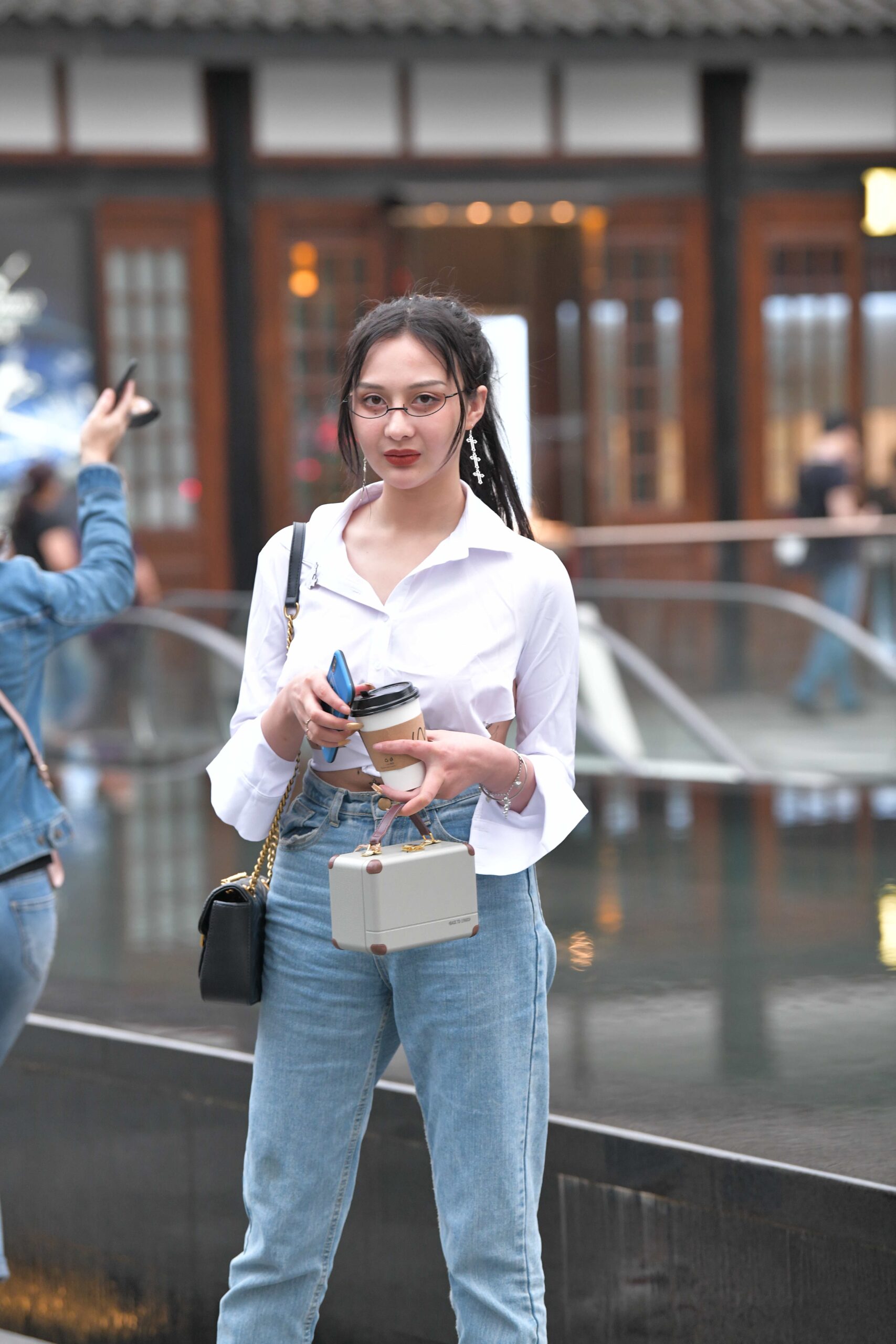 GS-S255 奇怪的露背装【60P 1.36G】