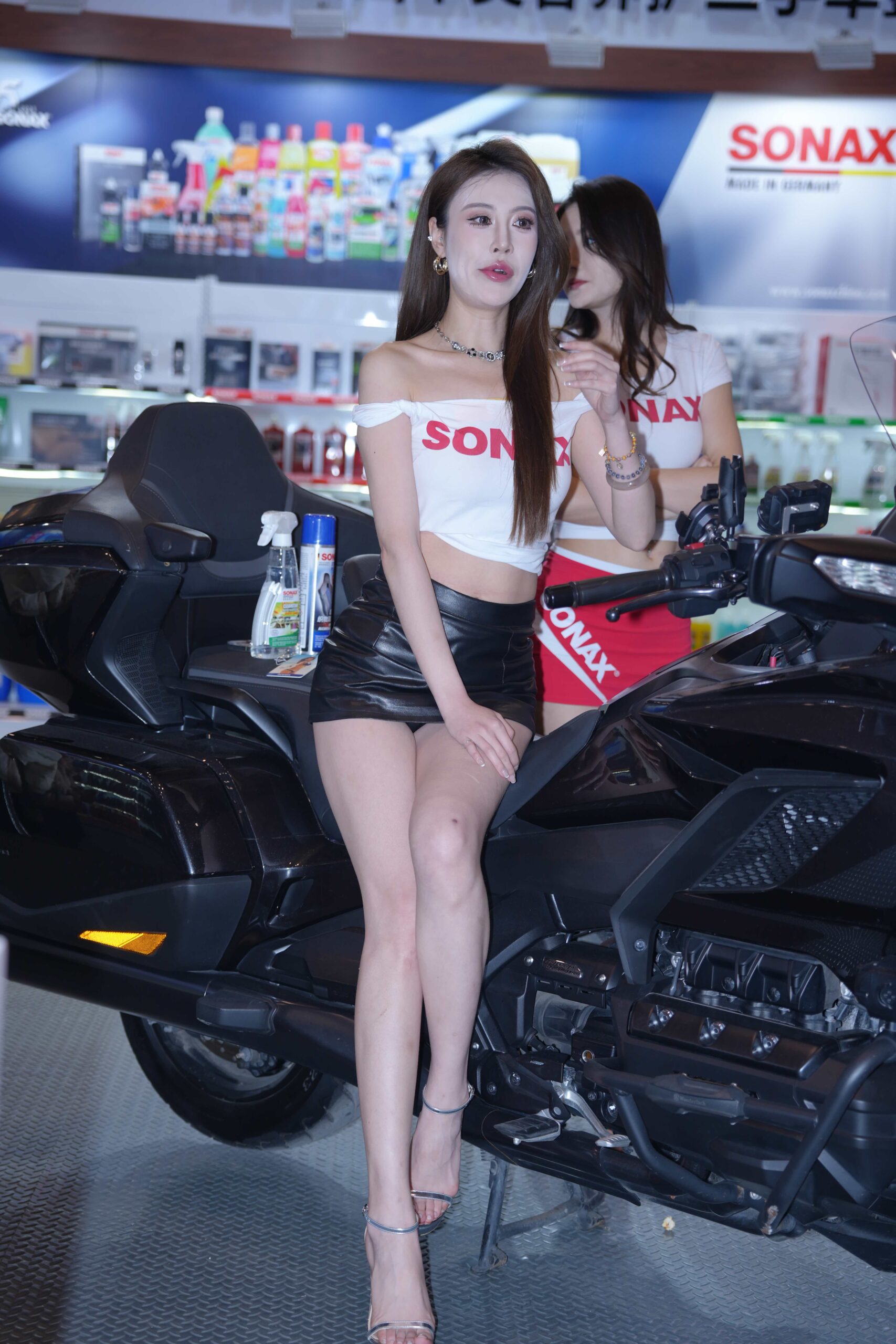 No.8792 简单黑白搭配 [42P1V-1.60GB]