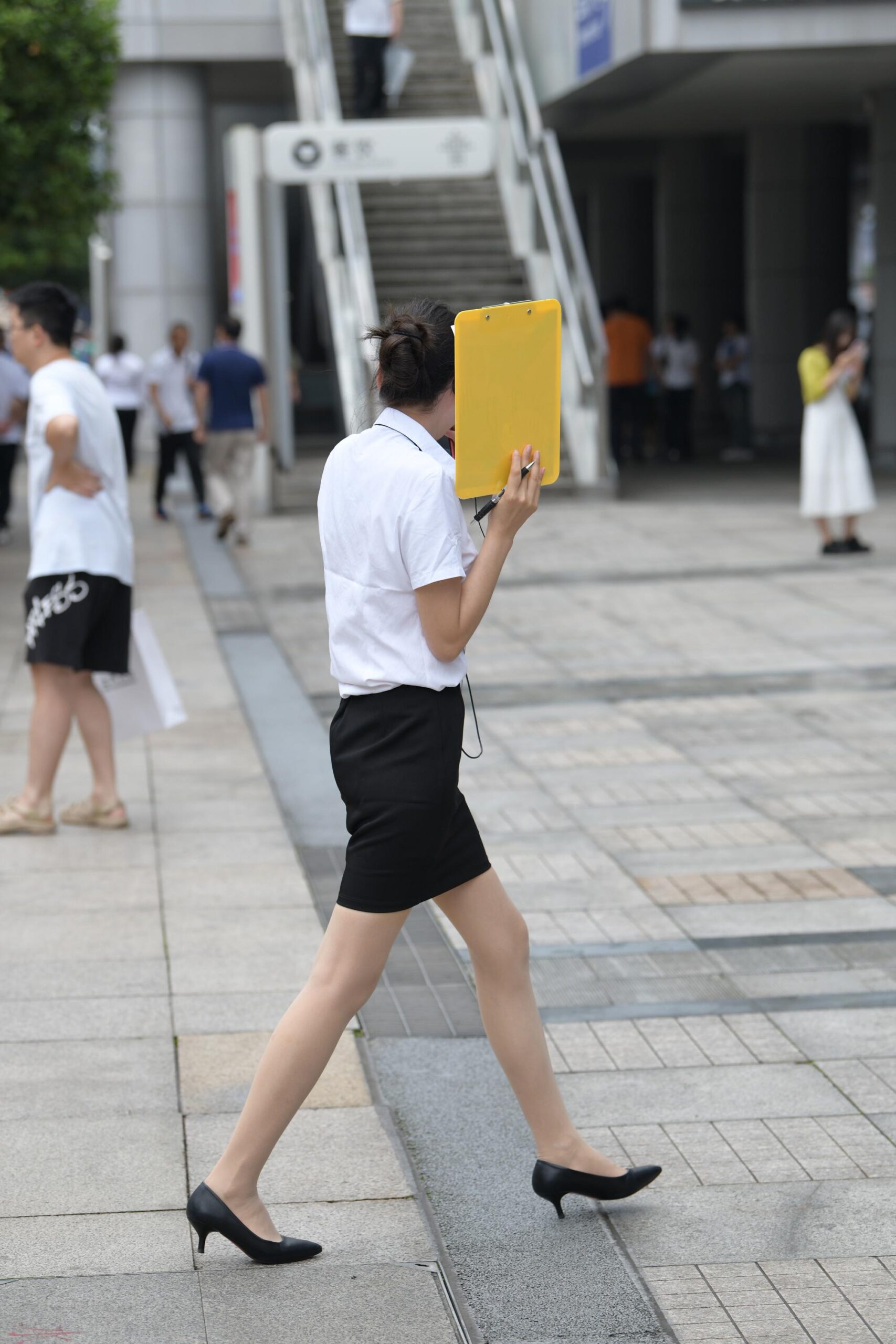 GS-S242 制服美眉【83P 1.95G】