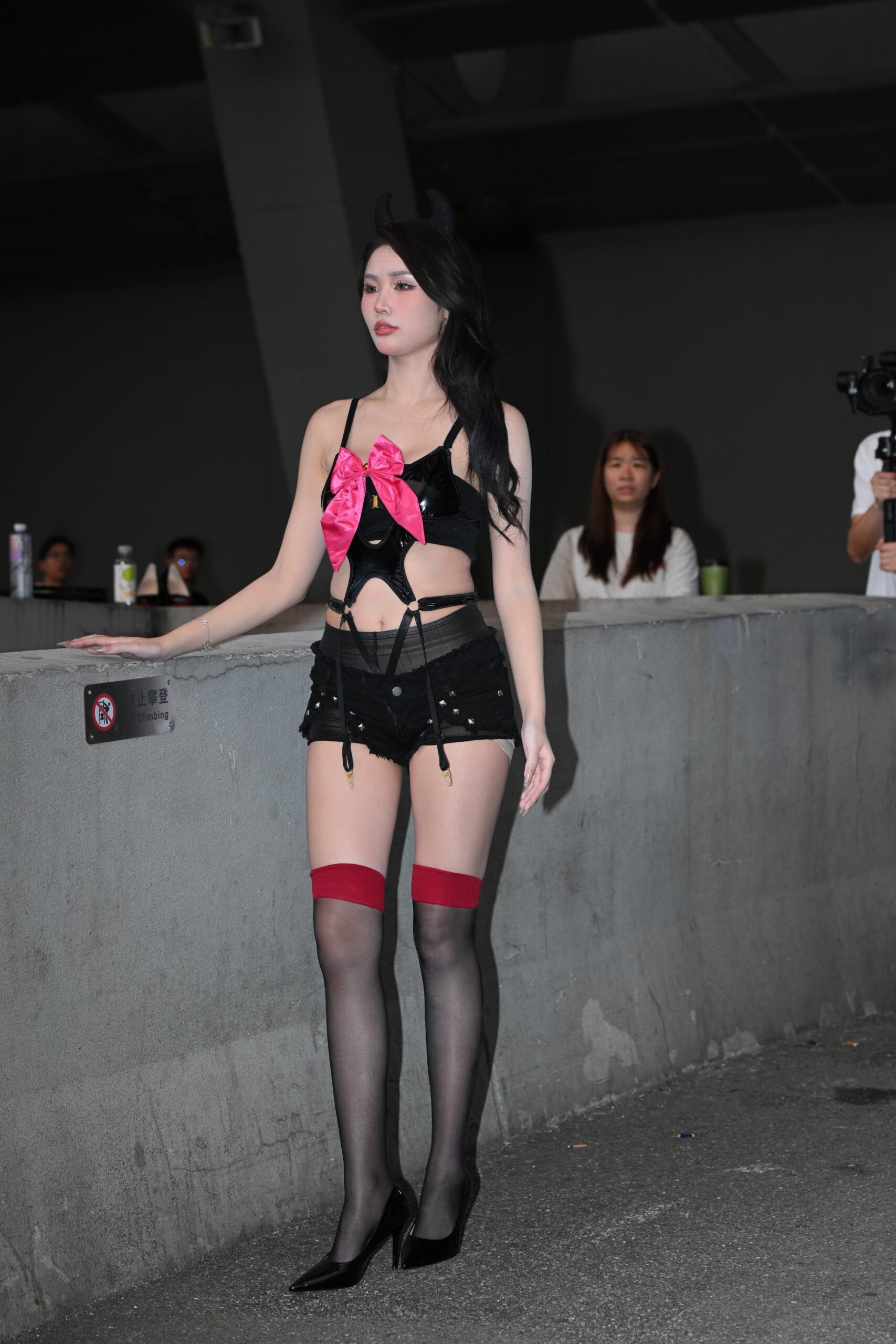 GS-X362 下班了的性感车模美女【72P 1.45G】