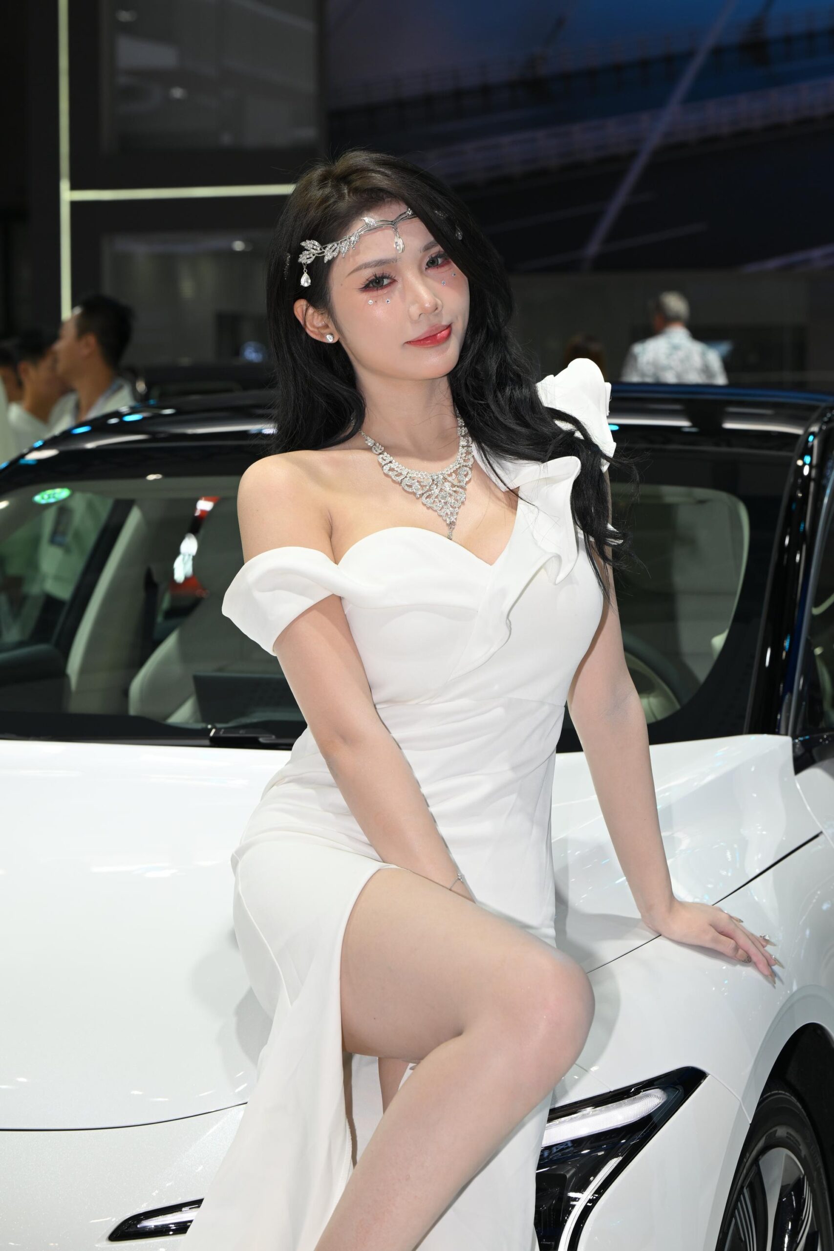 GS-X376  白色长裙美模【41P 686M】